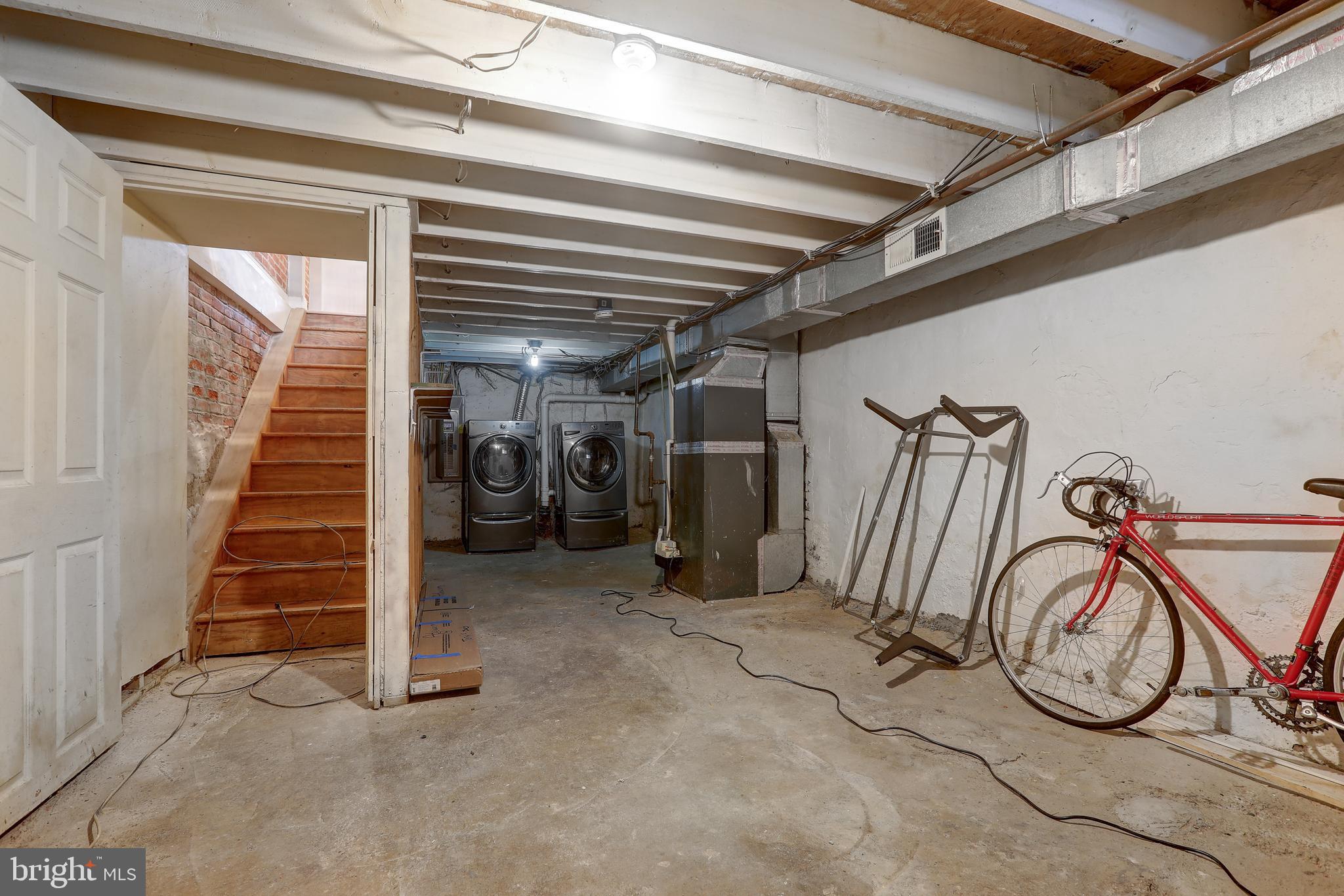 HOLLINS MARKET - Residential