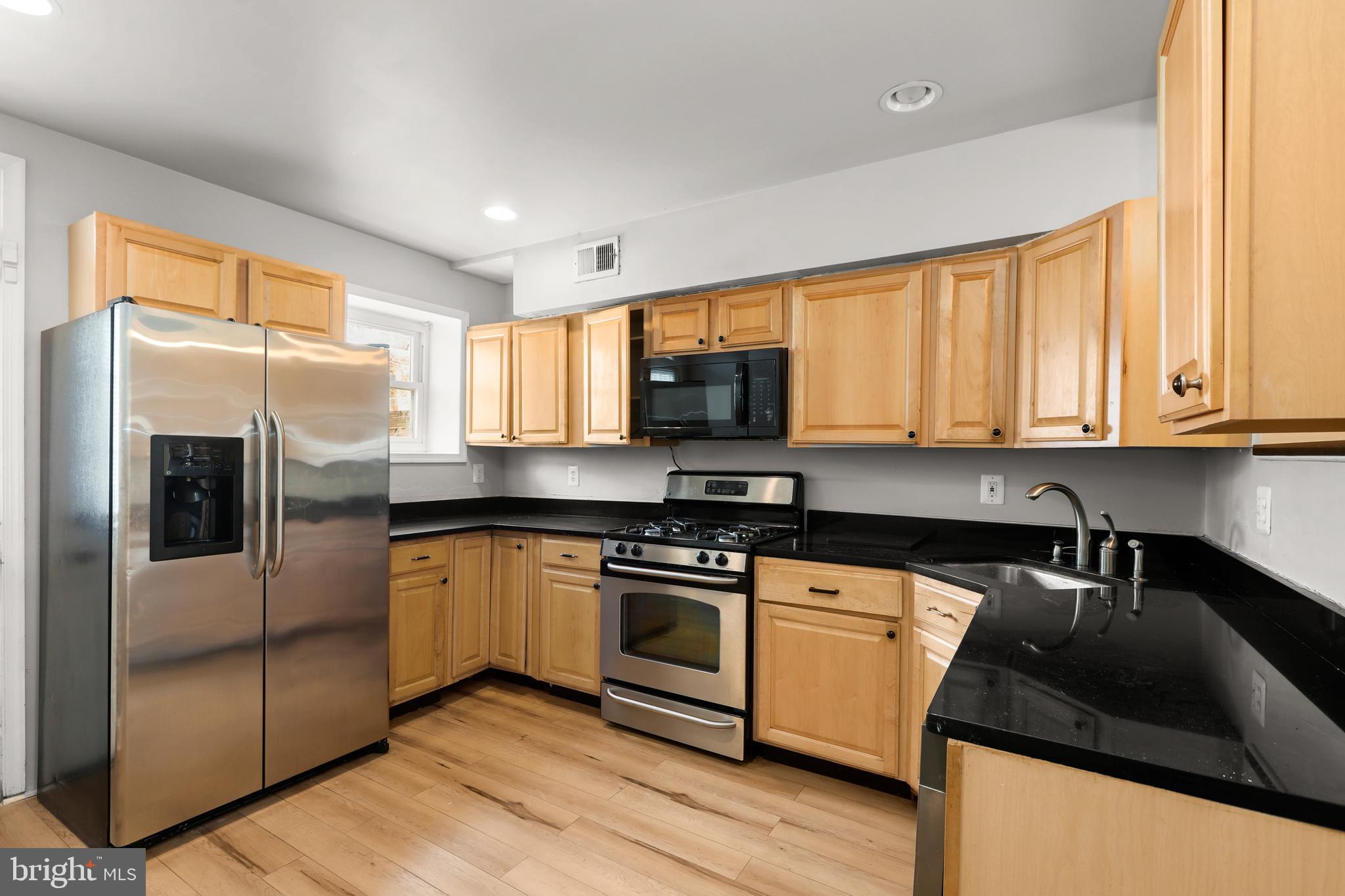 1012 W LOMBARD STREET