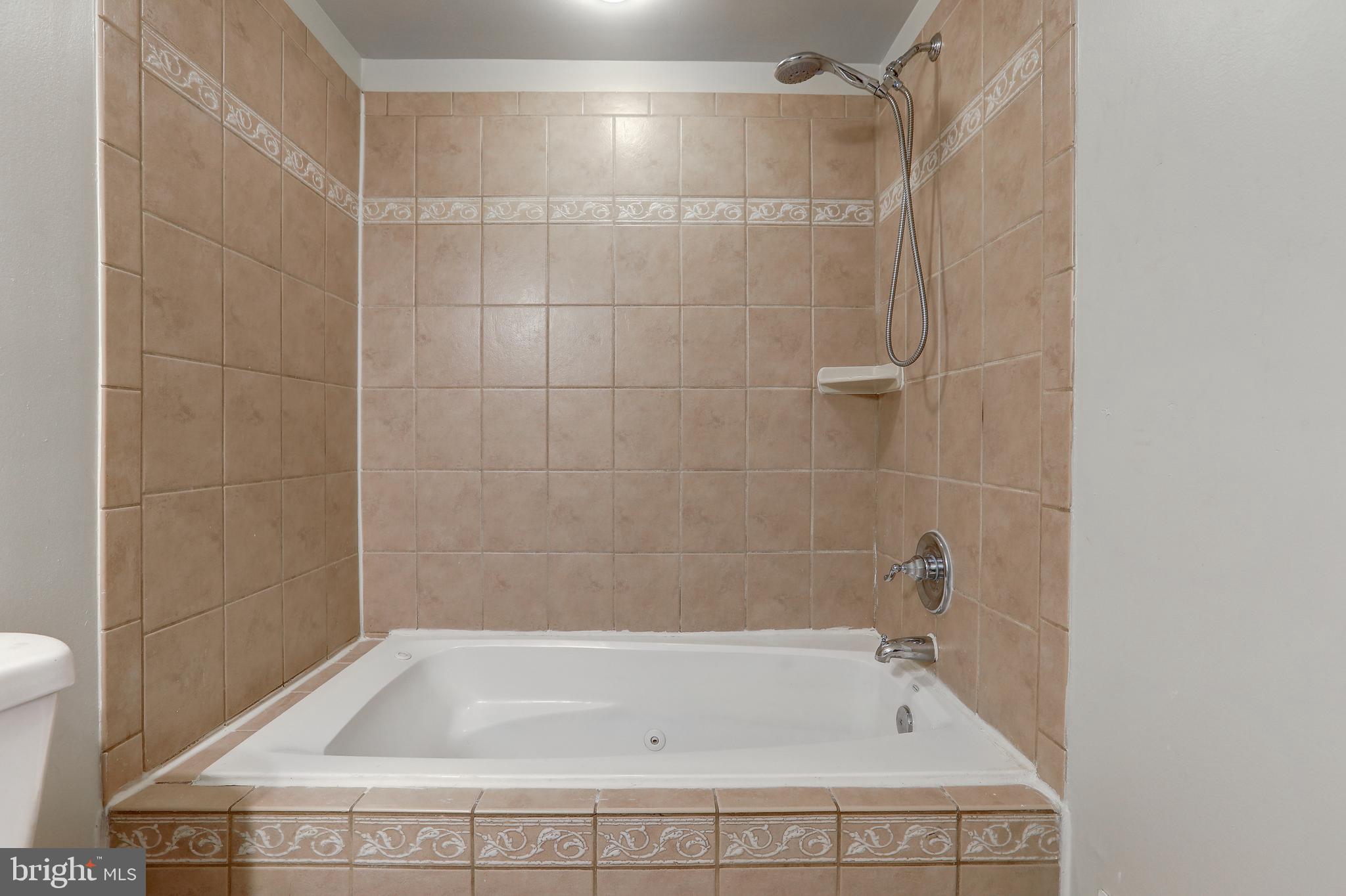 HOLLINS MARKET - Residential