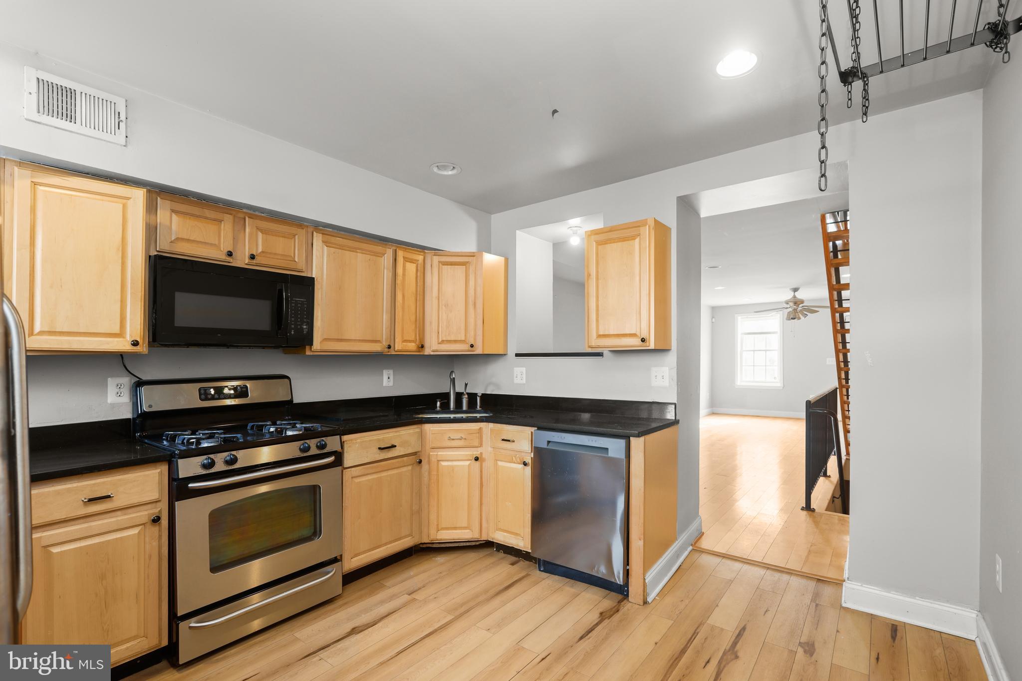 HOLLINS MARKET - Residential