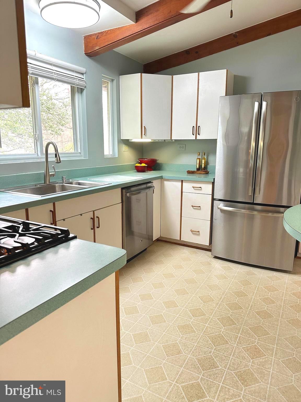 HOLMES RUN ACRES - Residential Lease