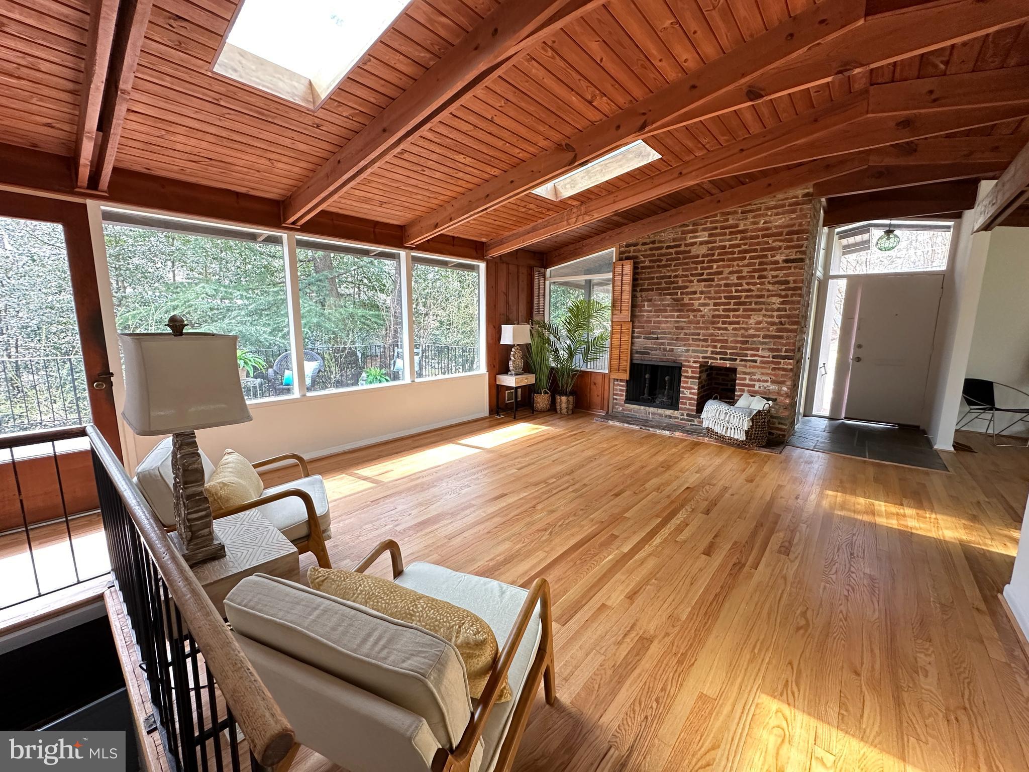 HOLMES RUN ACRES - Residential Lease