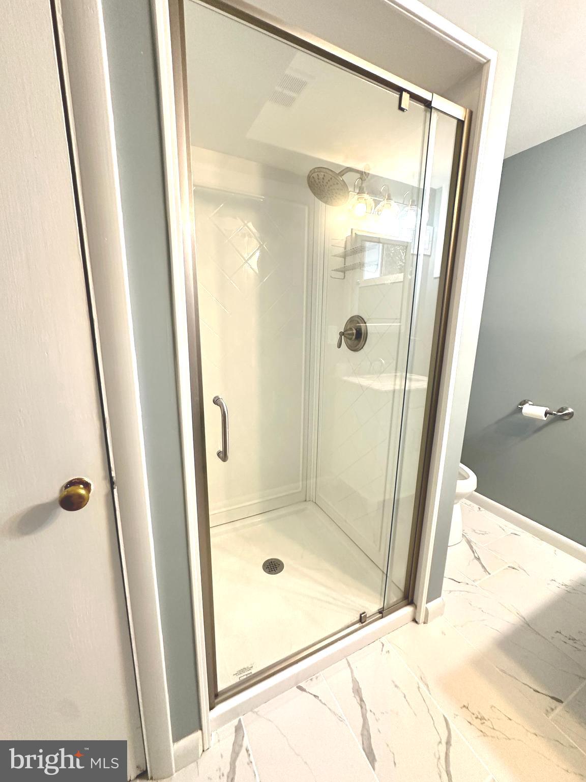 HOLMES RUN ACRES - Residential Lease