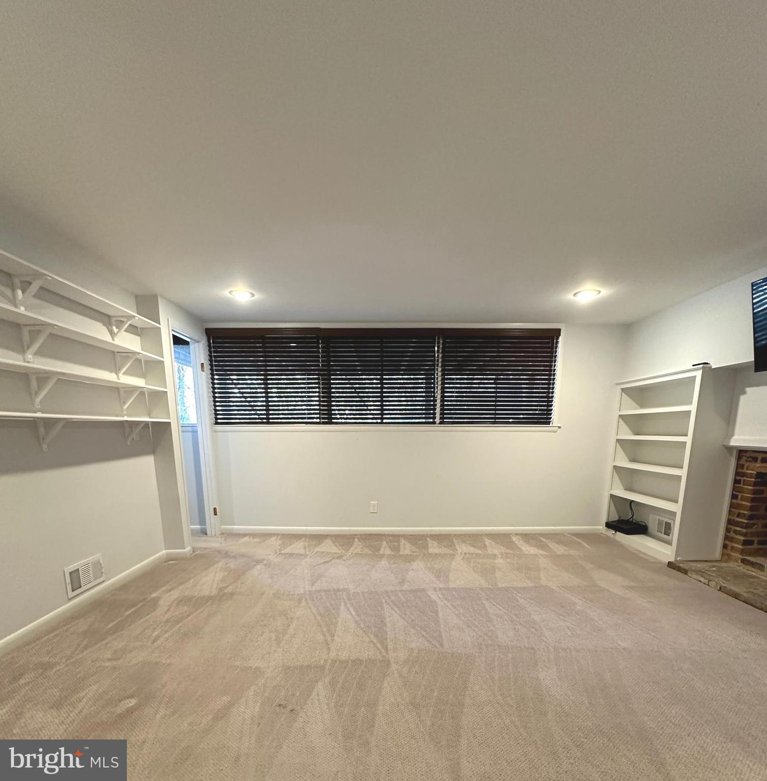 HOLMES RUN ACRES - Residential Lease