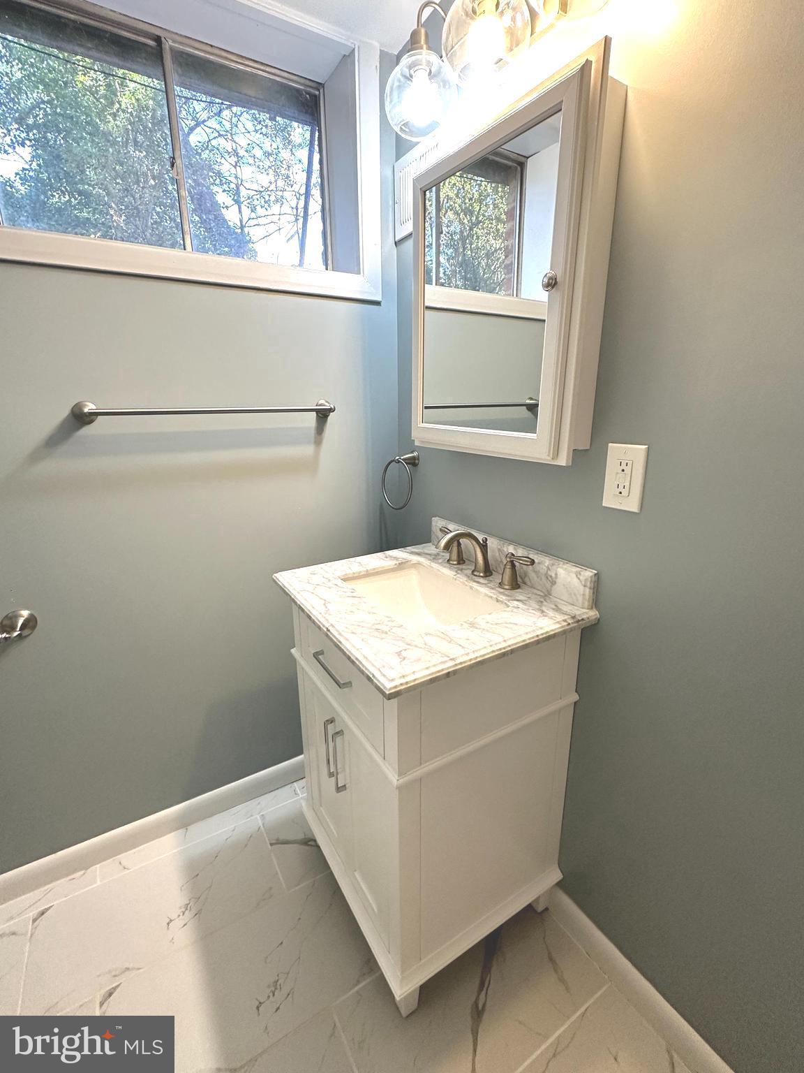 HOLMES RUN ACRES - Residential Lease