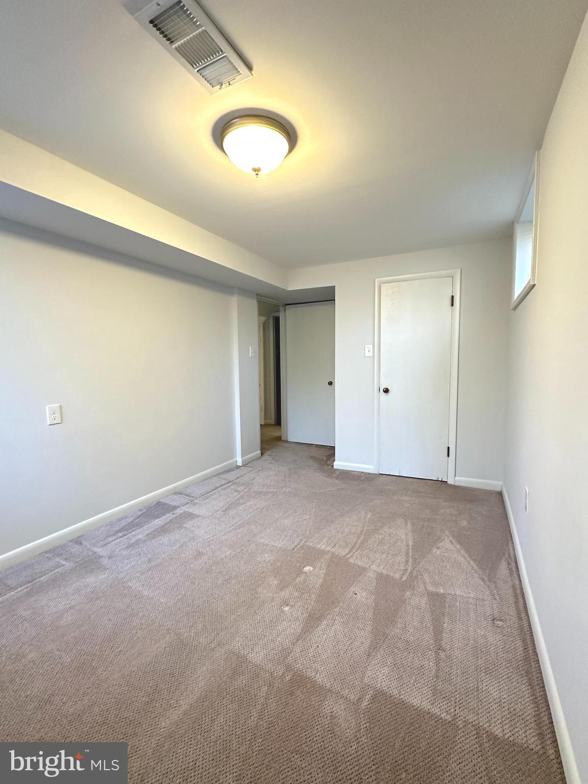 HOLMES RUN ACRES - Residential Lease