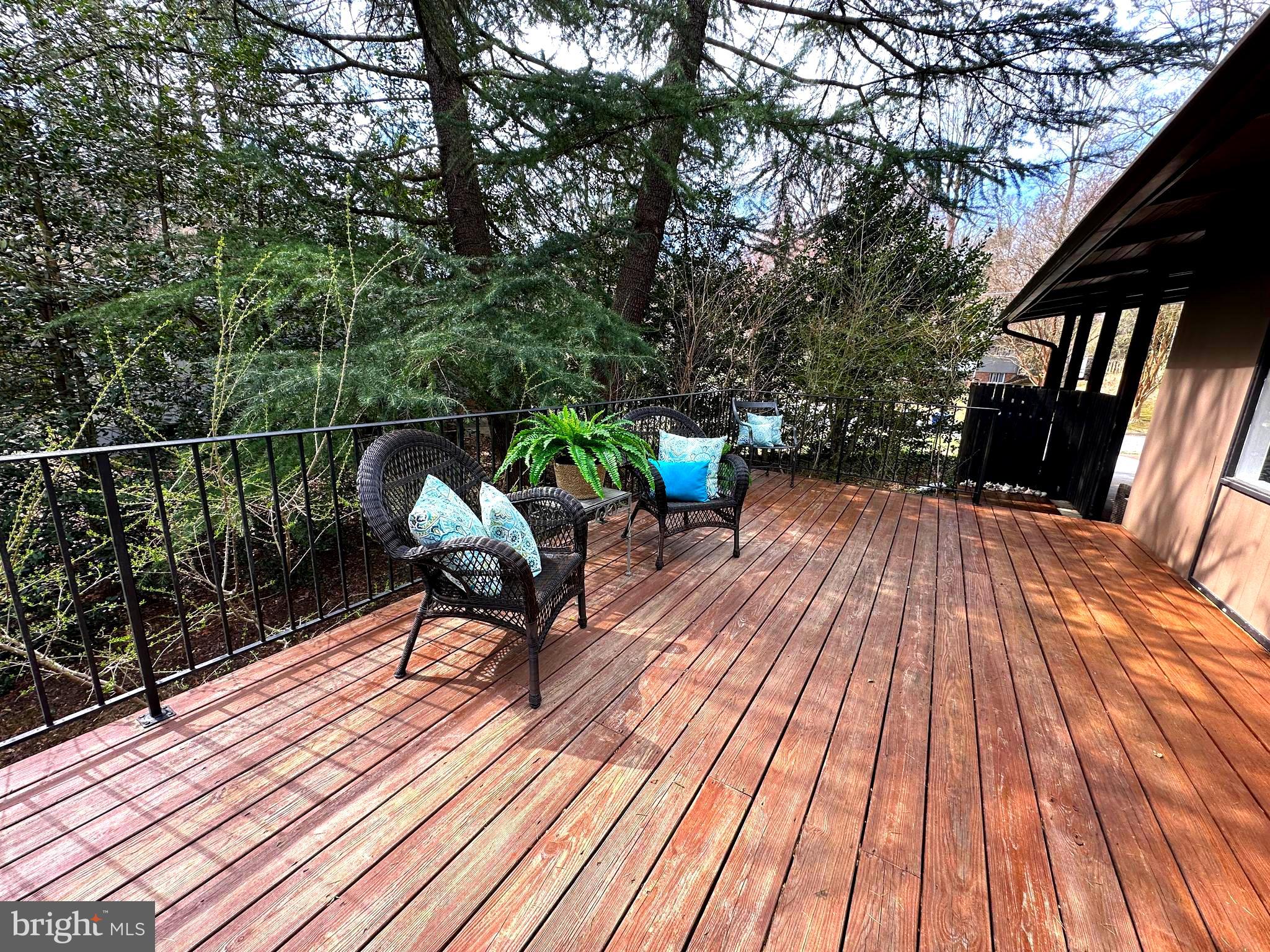 HOLMES RUN ACRES - Residential Lease