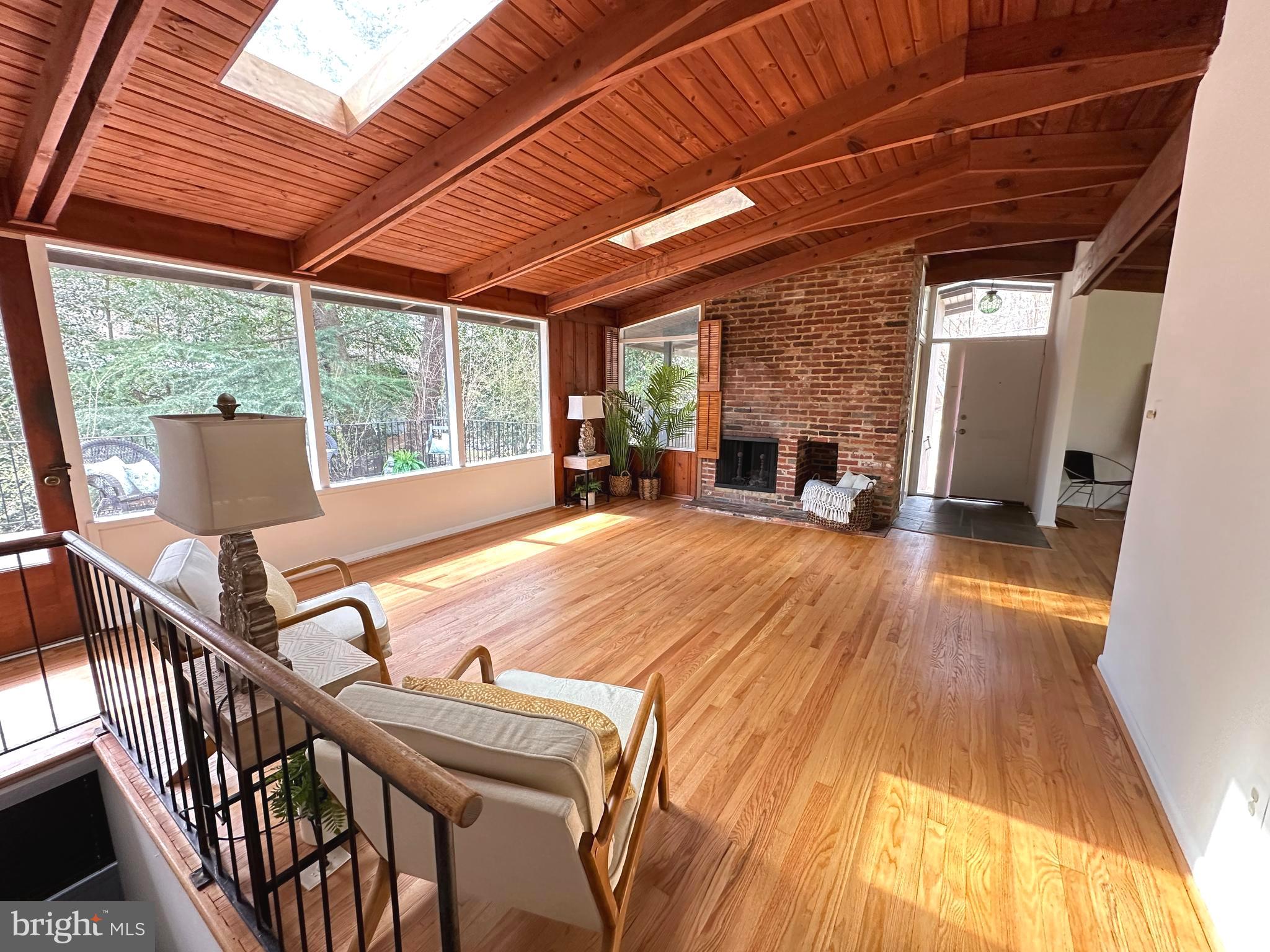 HOLMES RUN ACRES - Residential Lease