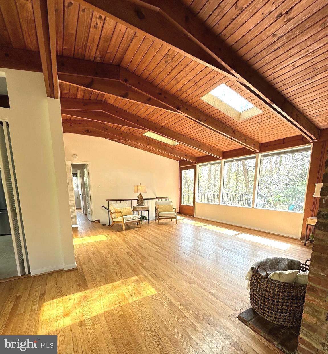 HOLMES RUN ACRES - Residential Lease