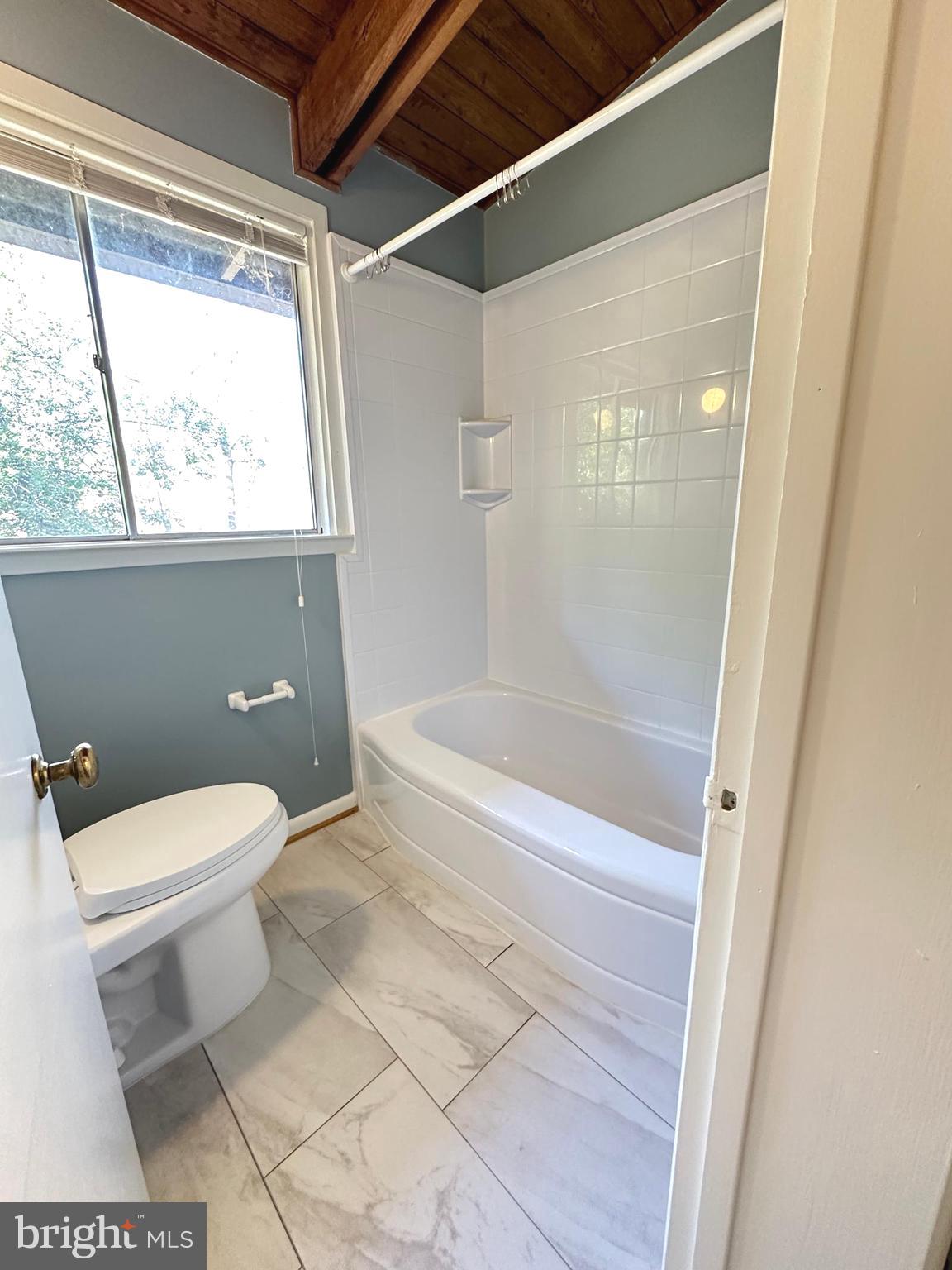 HOLMES RUN ACRES - Residential Lease