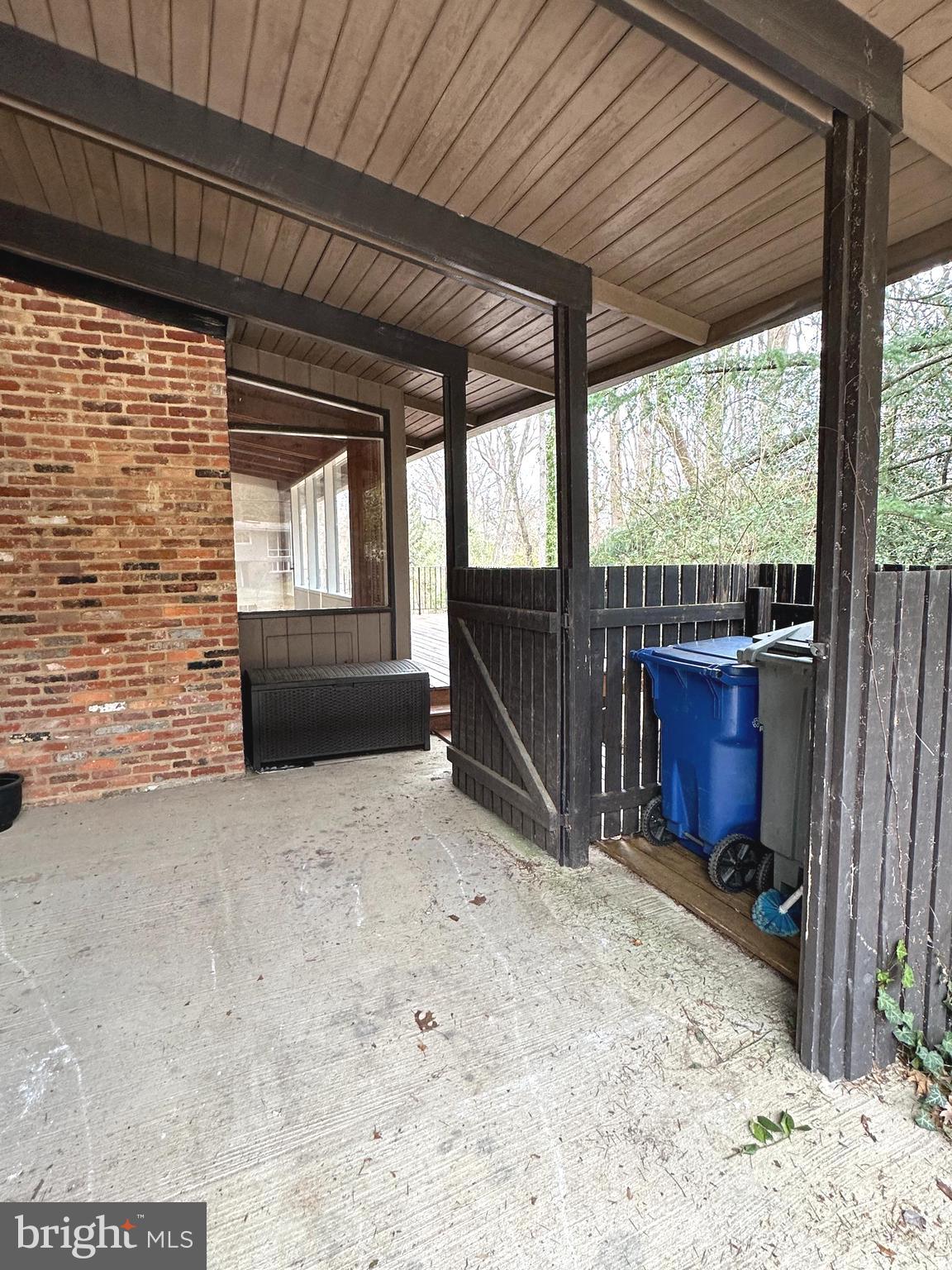 HOLMES RUN ACRES - Residential Lease