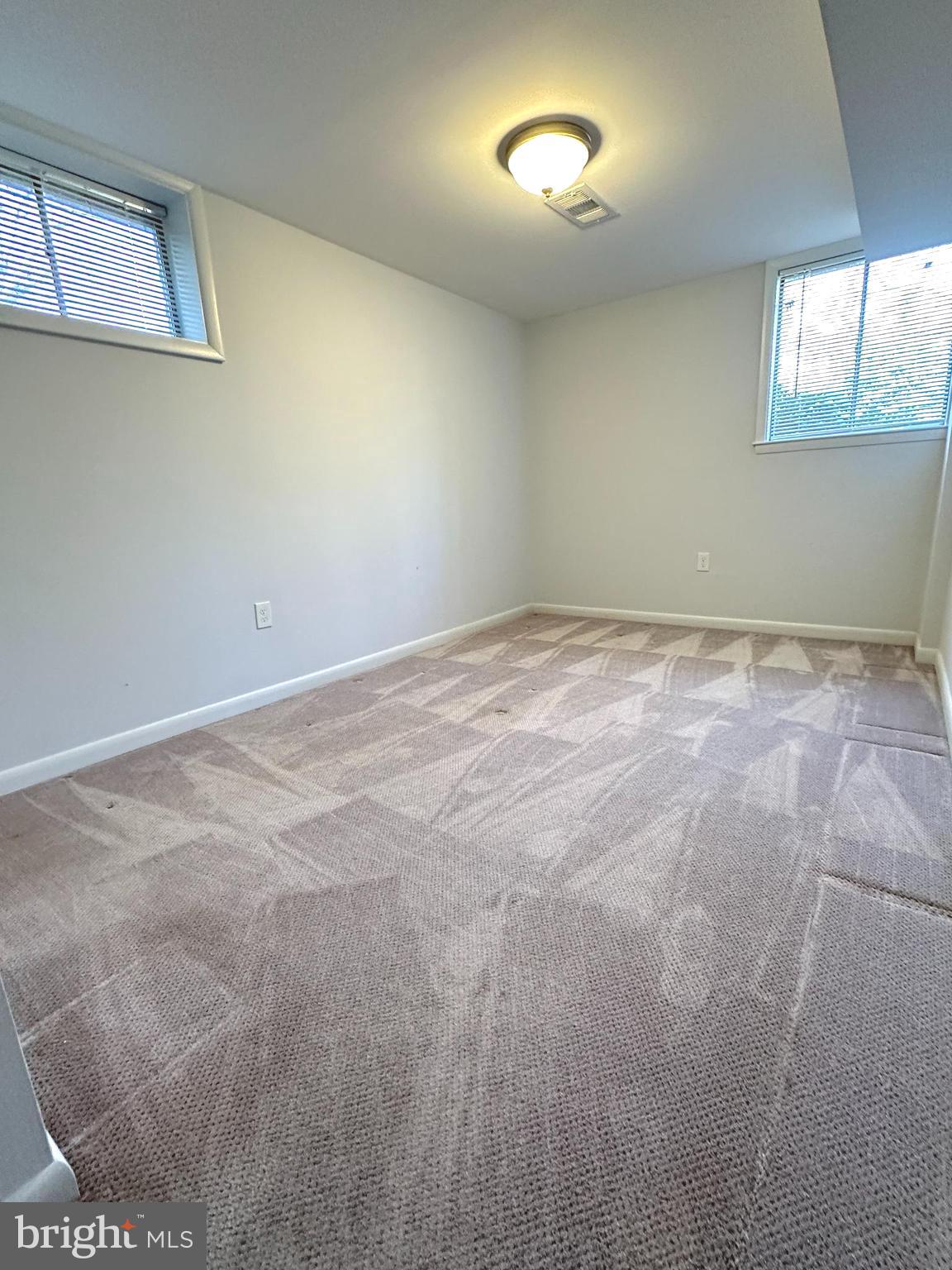 HOLMES RUN ACRES - Residential Lease