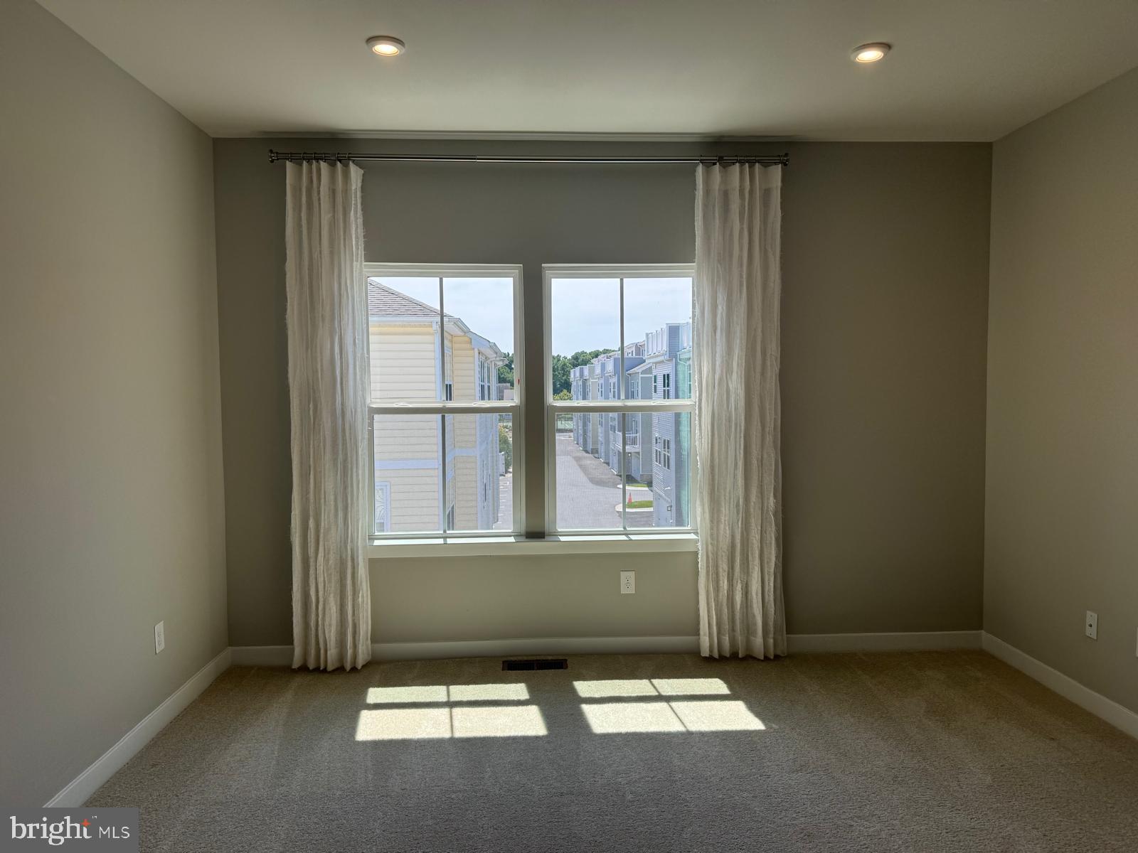 BAYSIDE - Residential