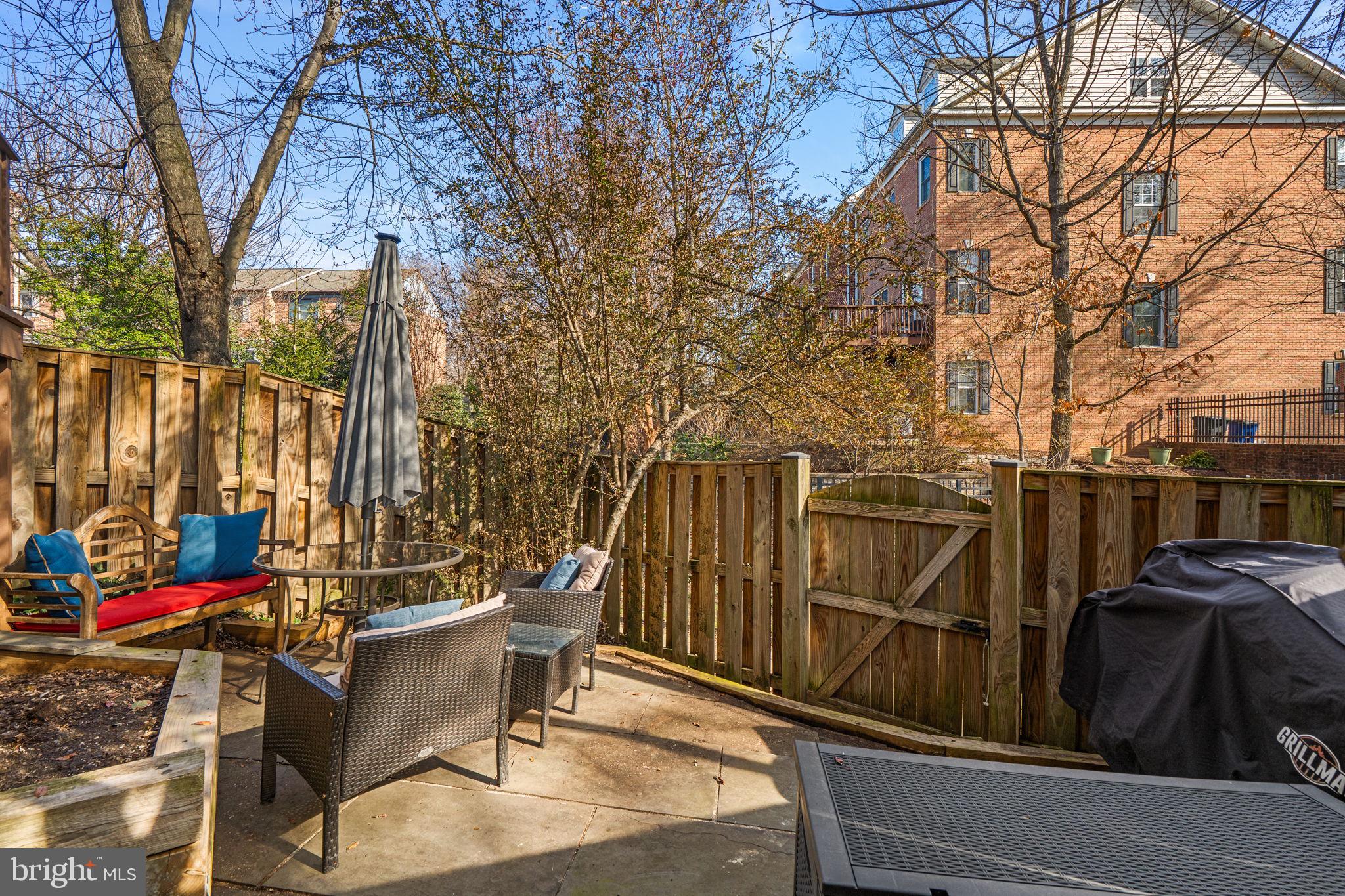 SOCIETY HILL - Residential