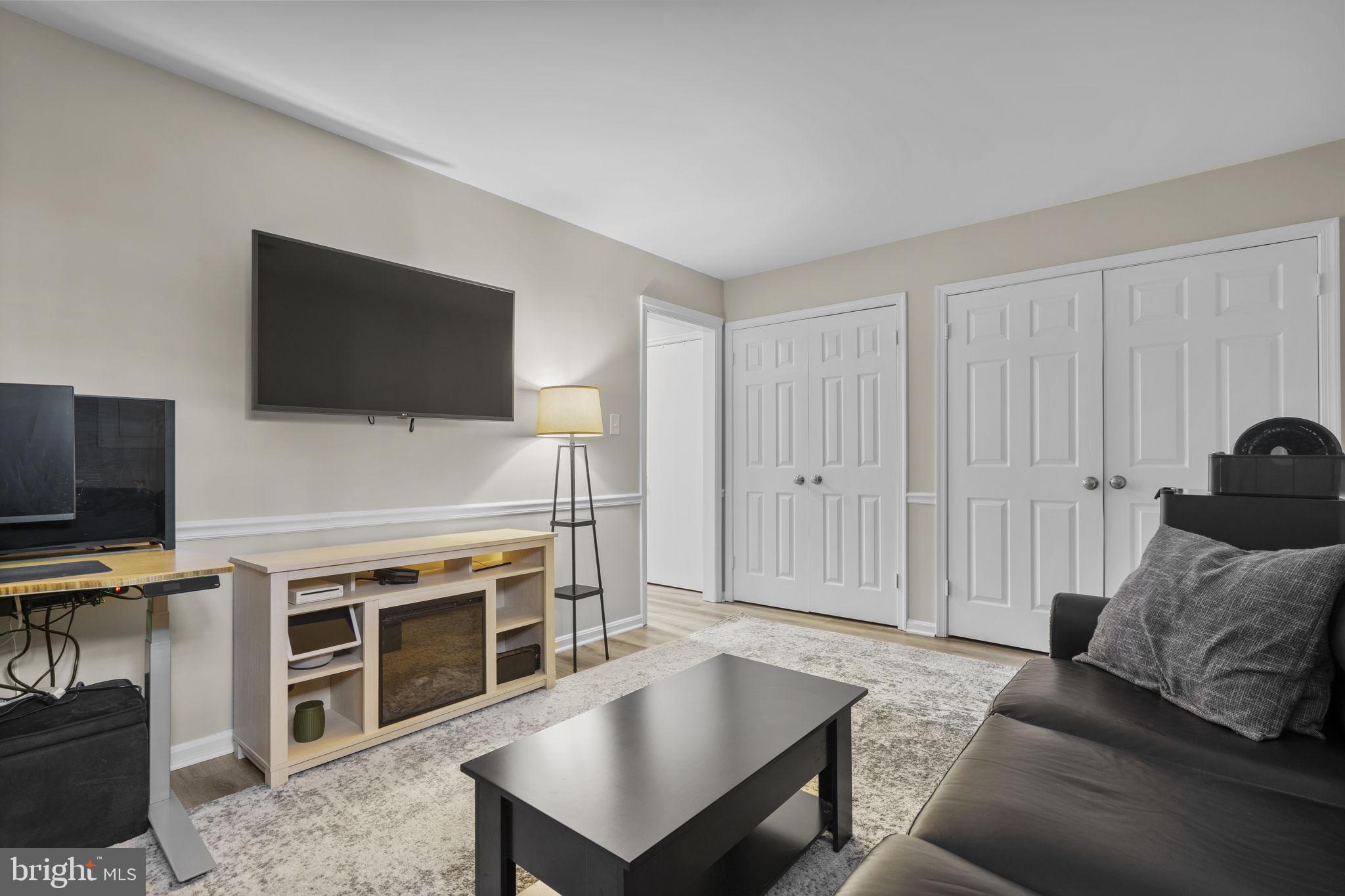 SOCIETY HILL - Residential