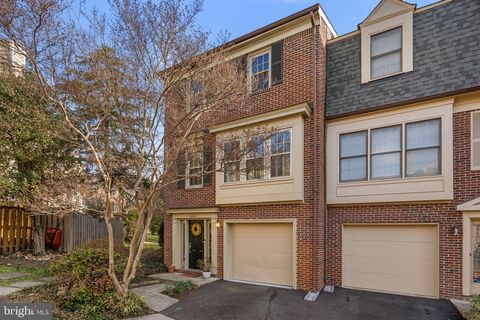 Photo of 3802 Vermont Court, ALEXANDRIA, VA 22304 (MLS # VAAX2054950)