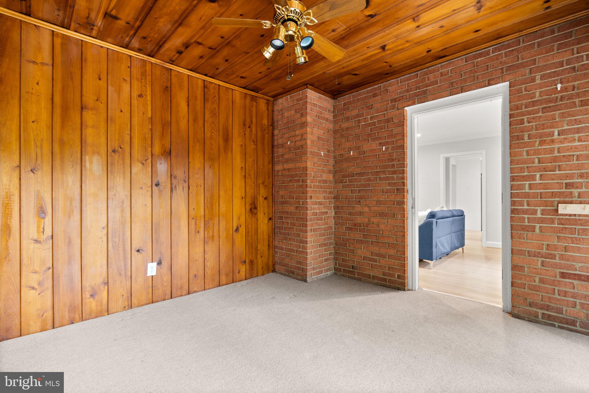 WOODSIDE FOREST - Residential