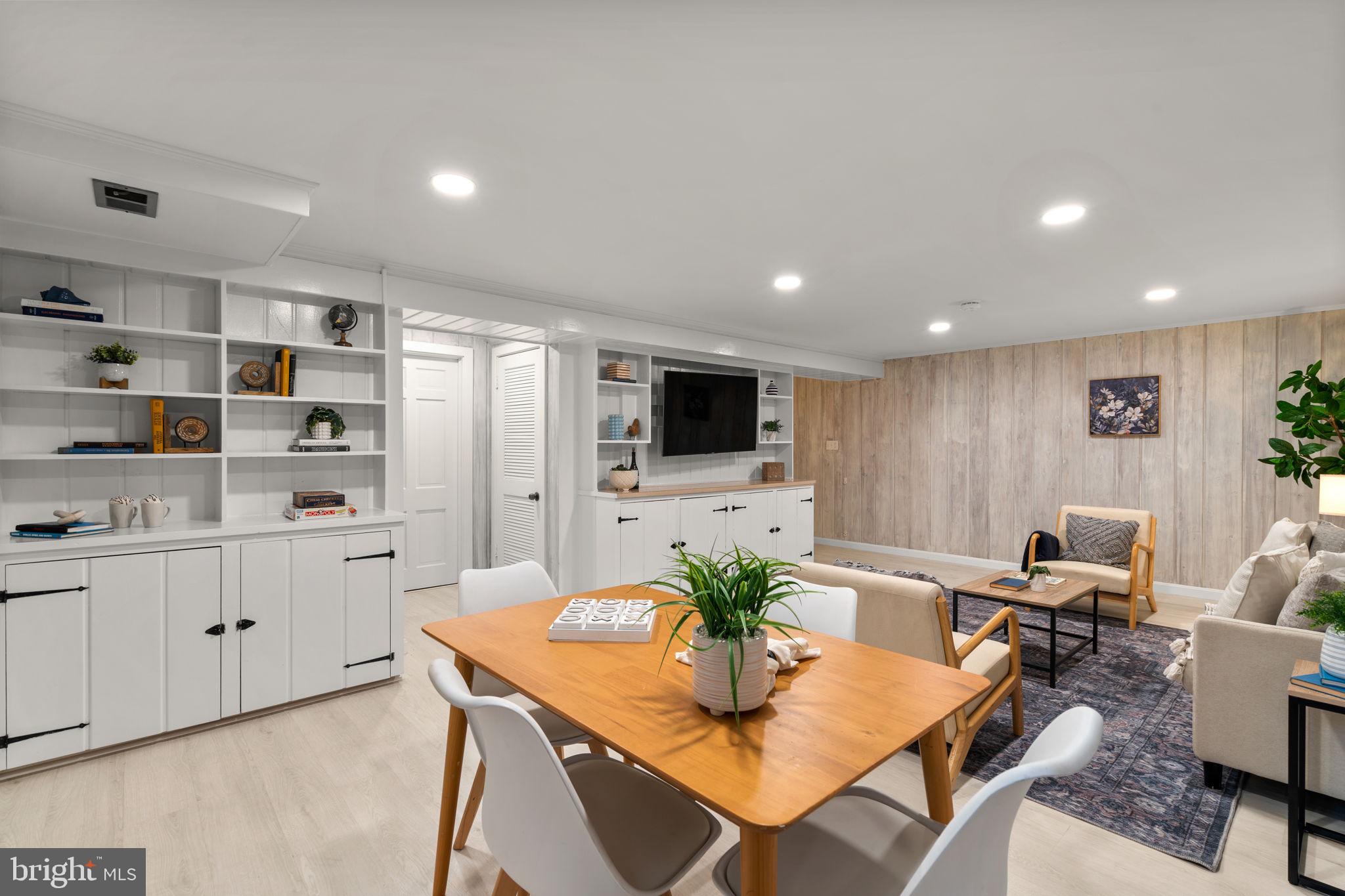 WOODSIDE FOREST - Residential