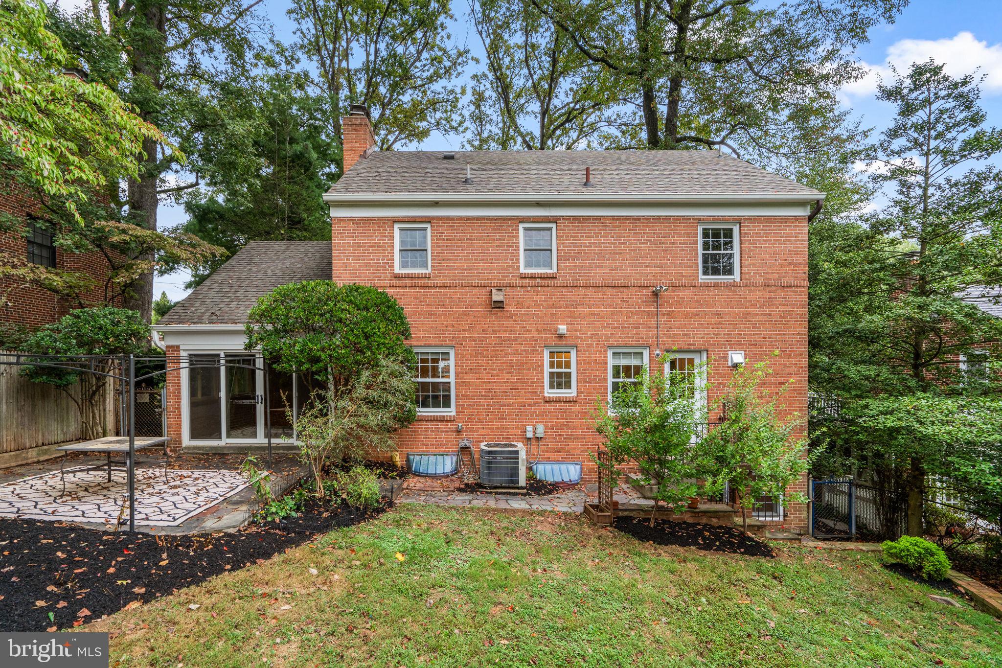 WOODSIDE FOREST - Residential