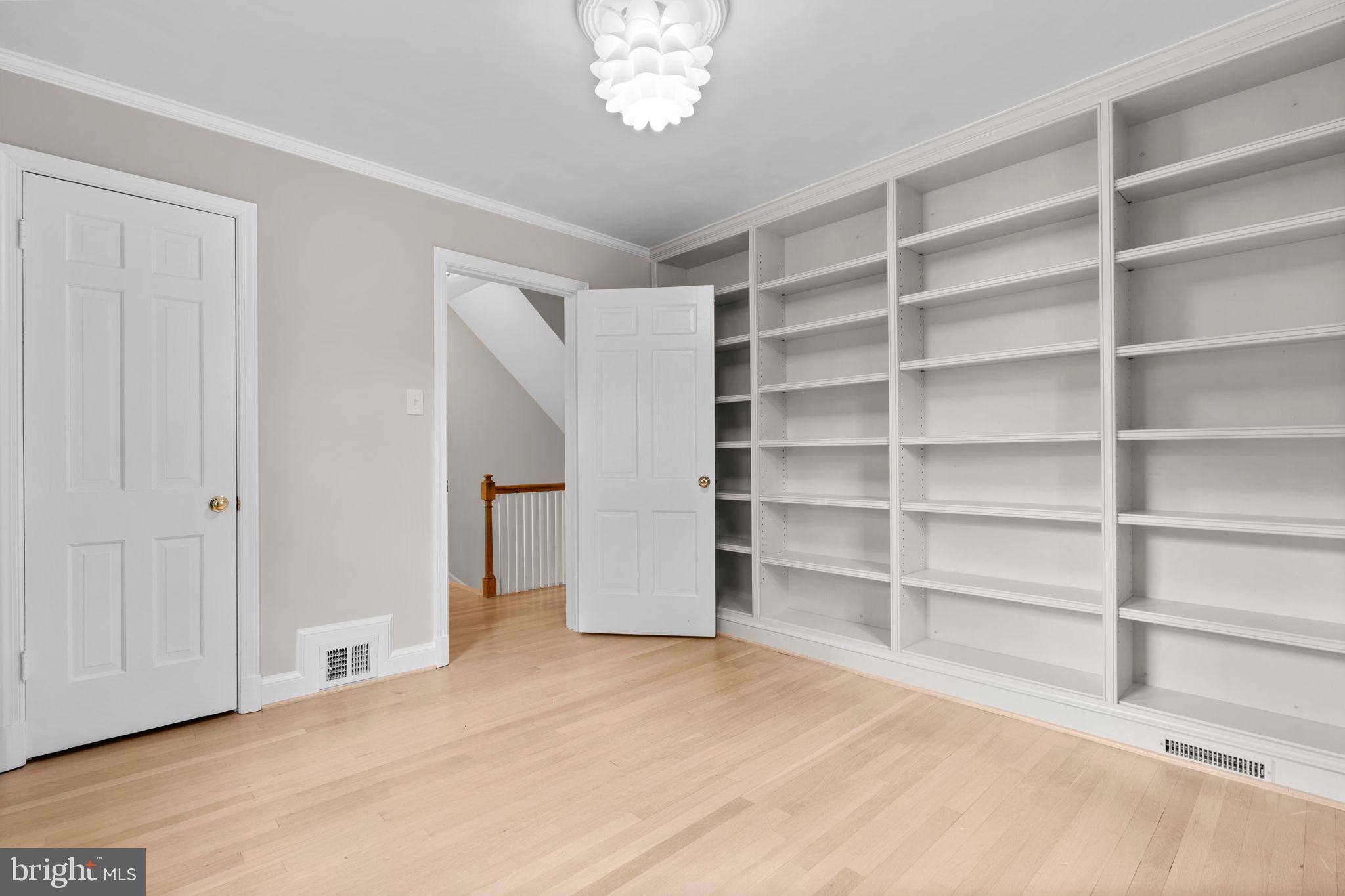 WOODSIDE FOREST - Residential