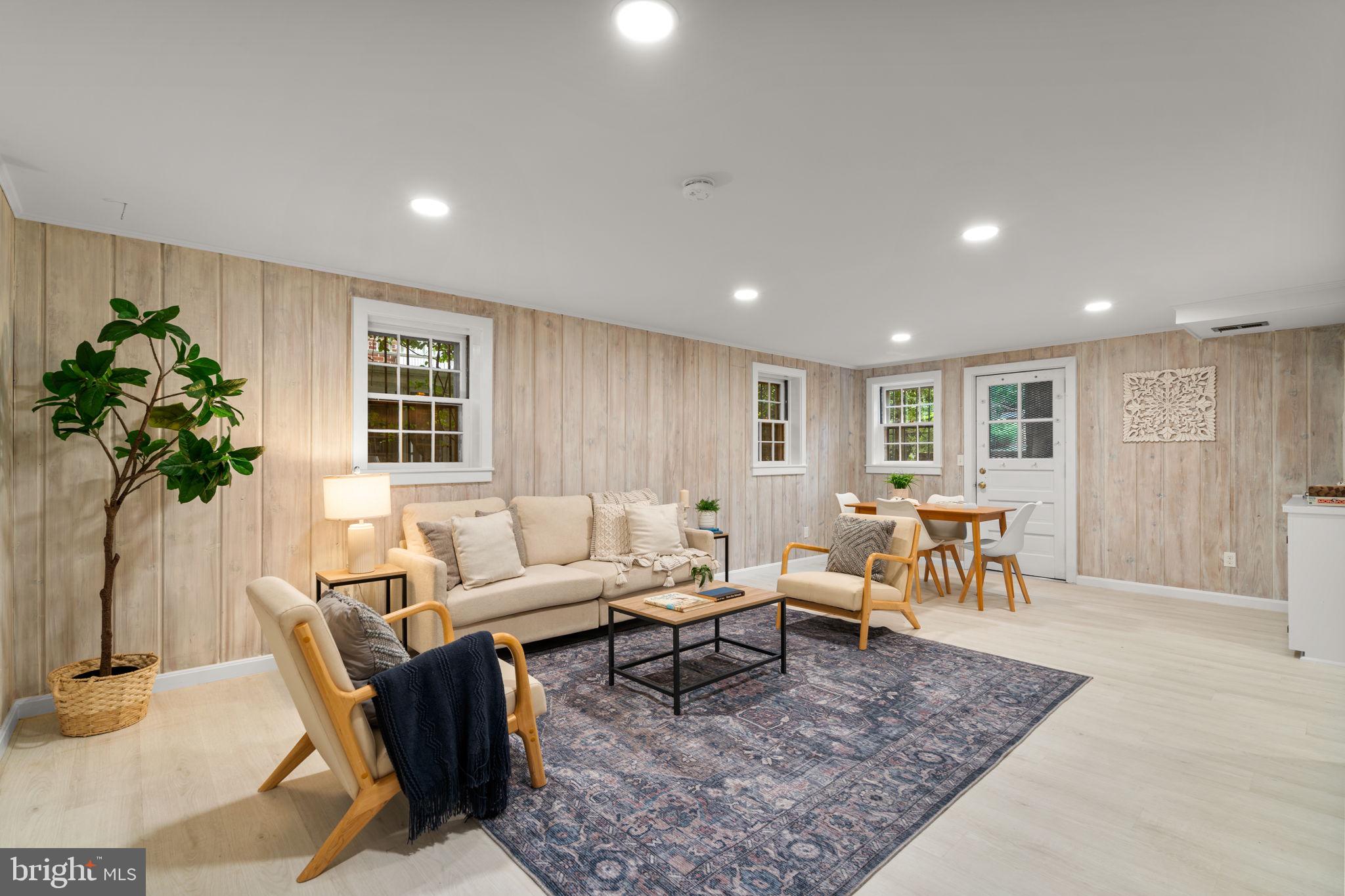 WOODSIDE FOREST - Residential