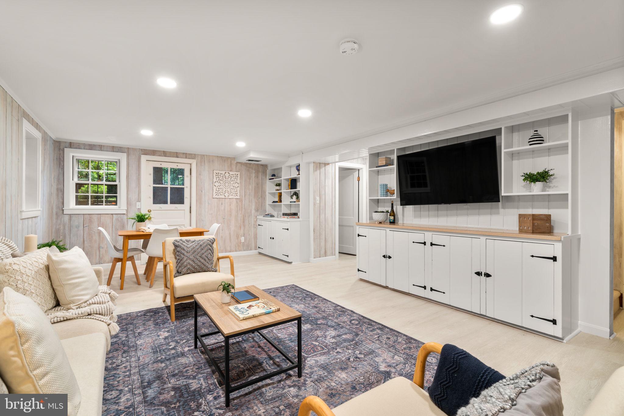 WOODSIDE FOREST - Residential