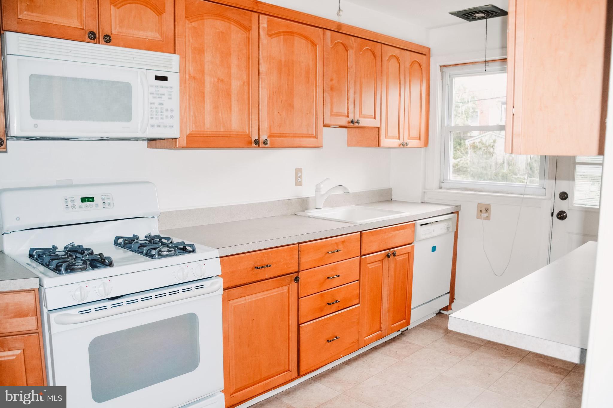 PERRY HALL - Residential