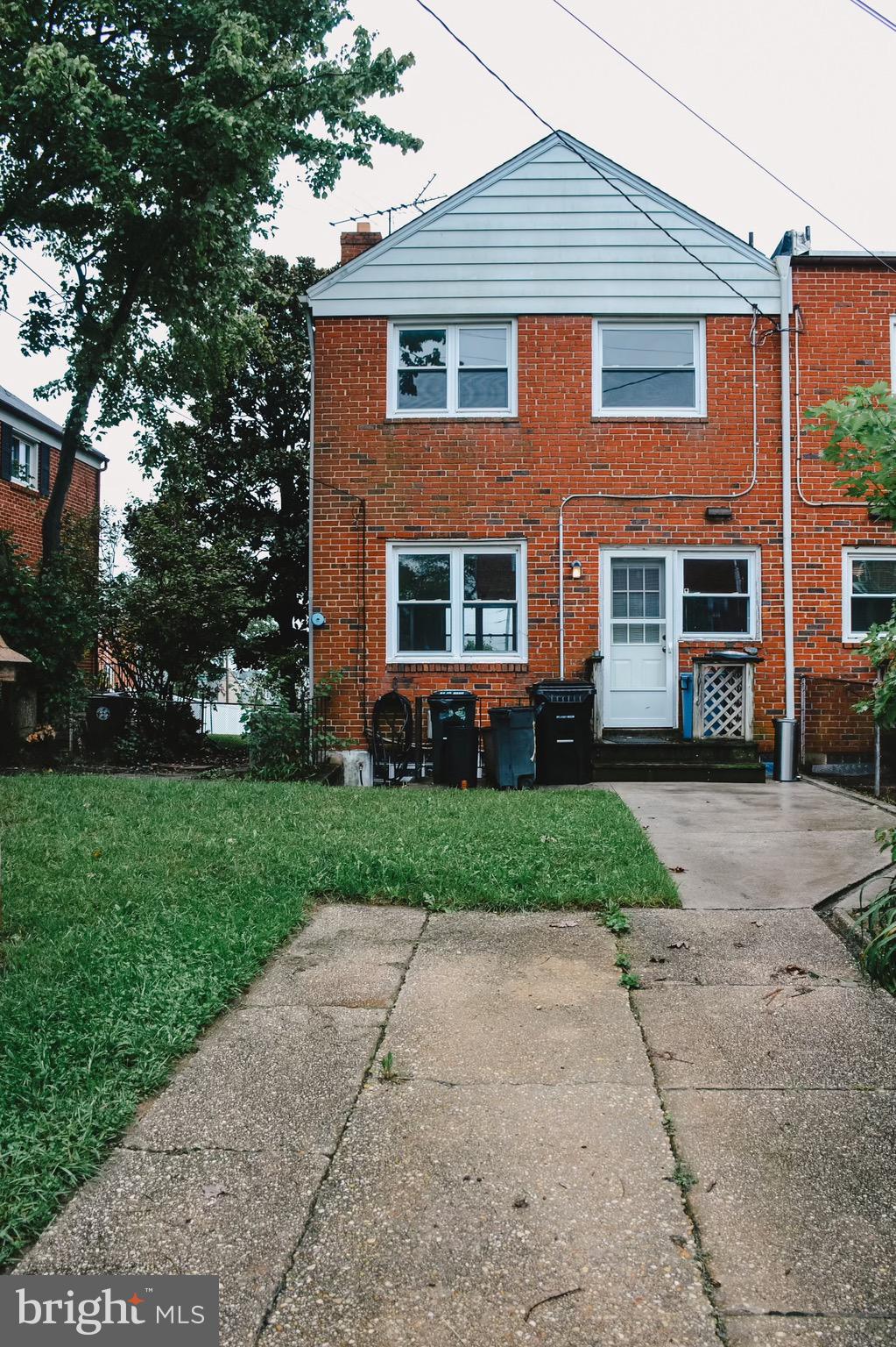 PERRY HALL - Residential