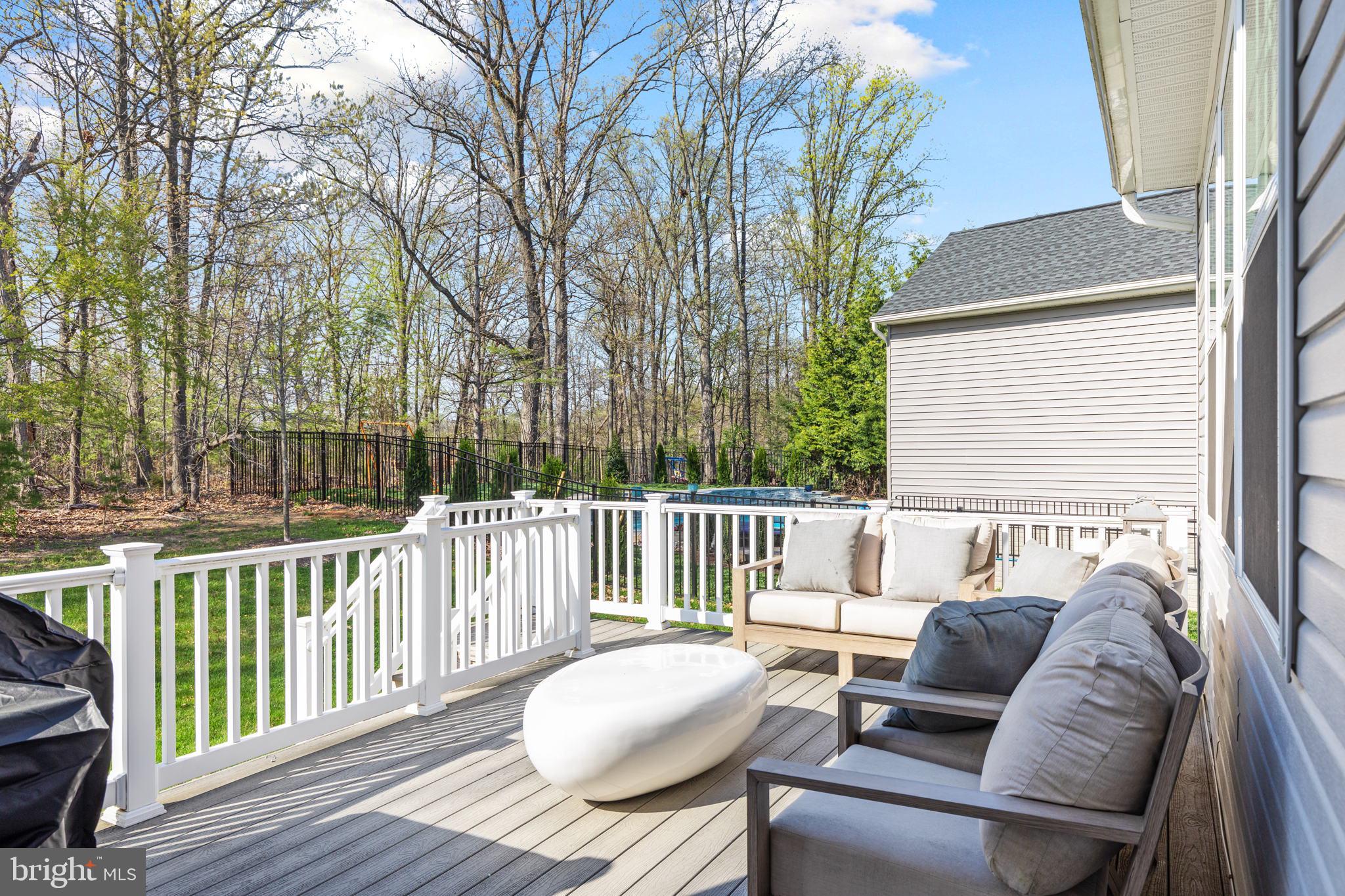 TWIN LAKES OVERLOOK - Residential