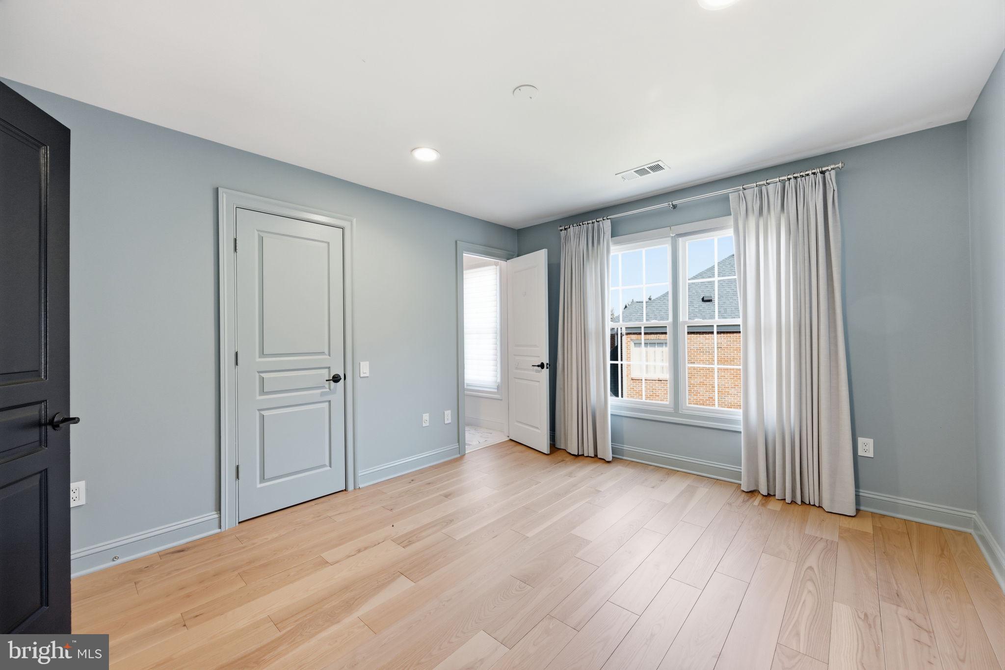 FALLSGROVE - Residential