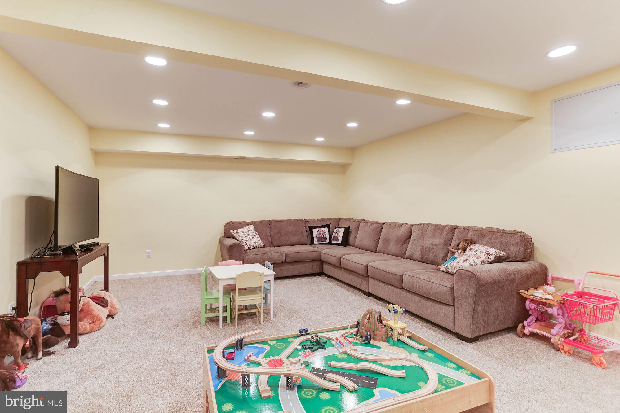 NORBECK KNOLLS - Residential