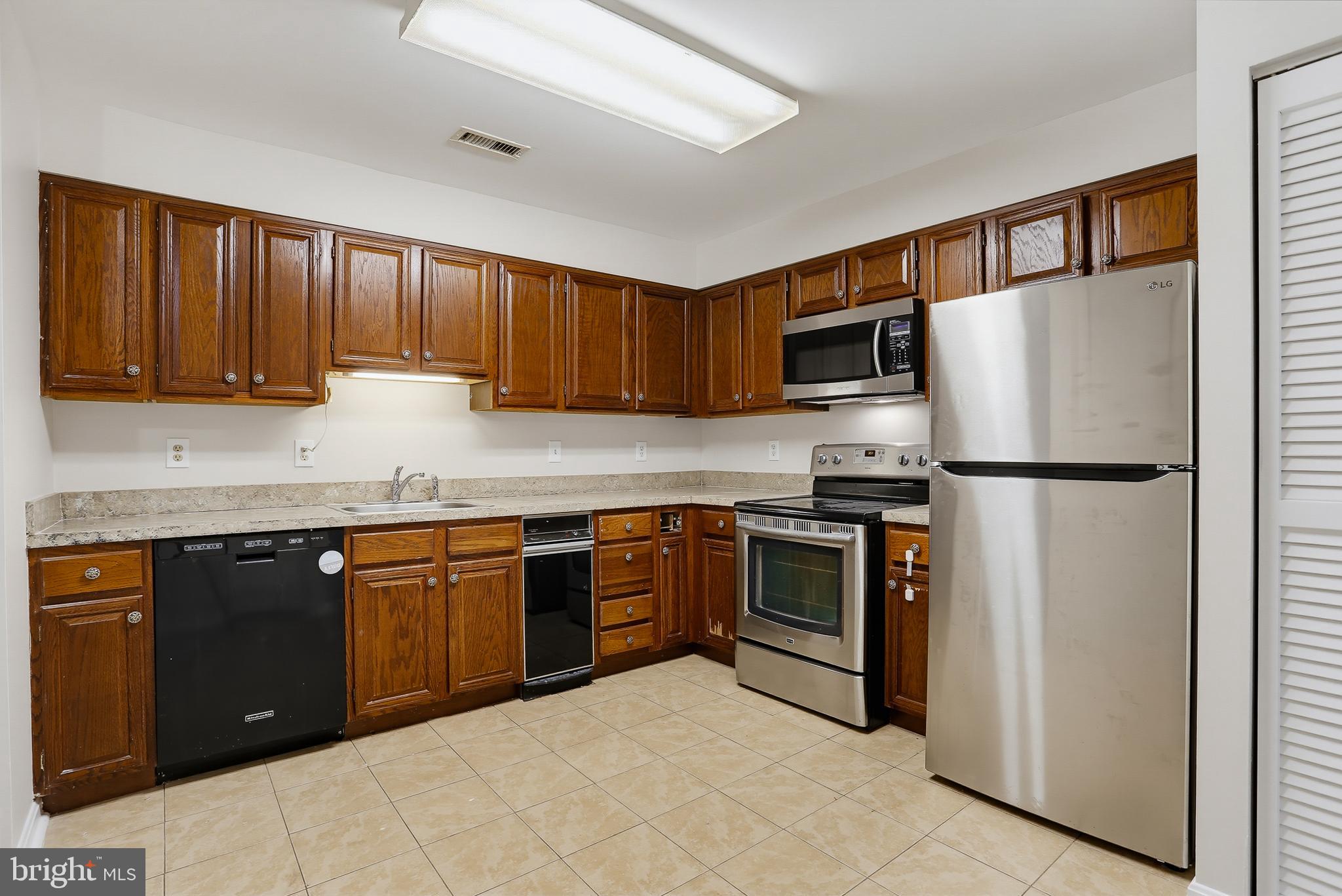 5139 DUDLEY LANE 48