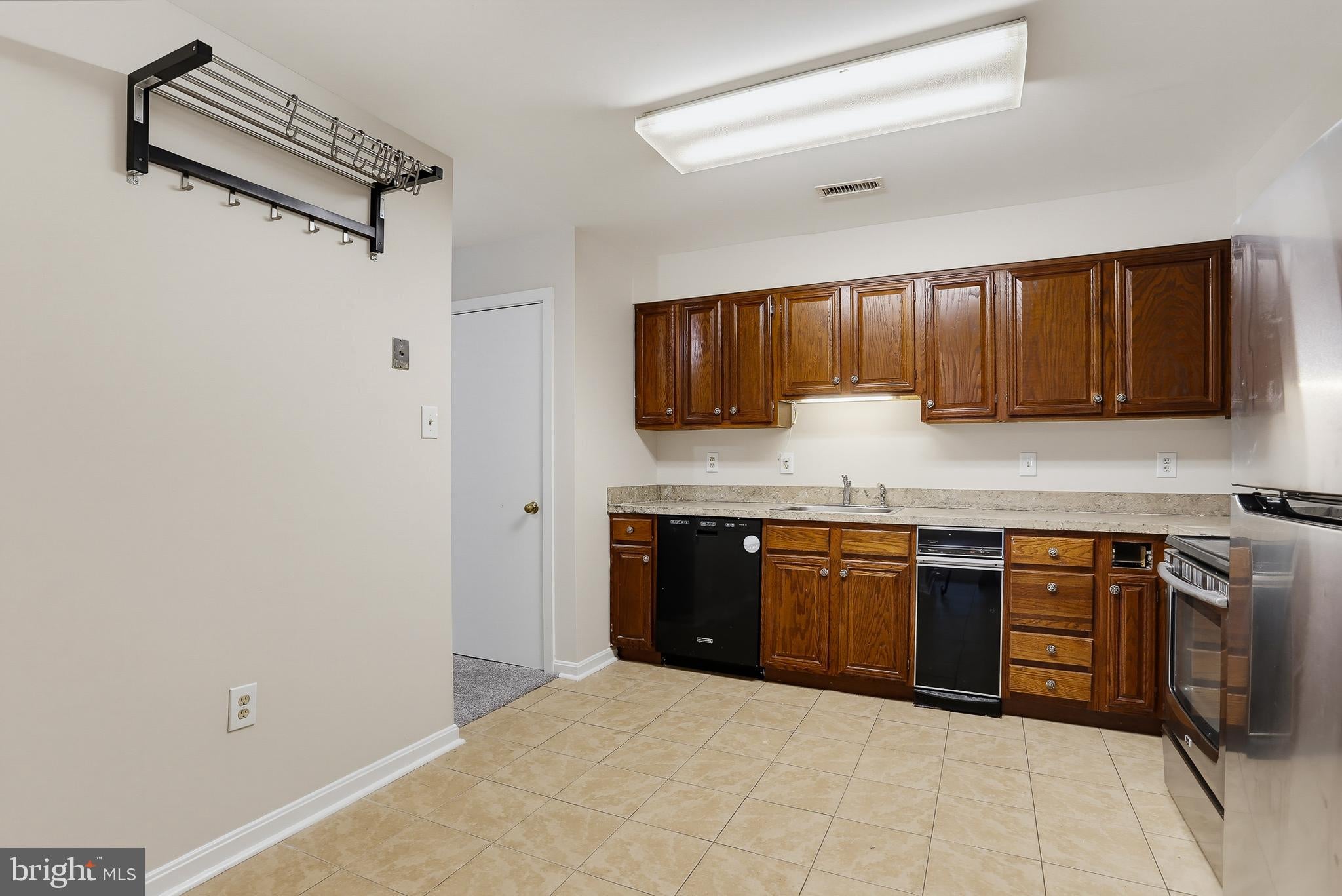 5139 DUDLEY LANE 48
