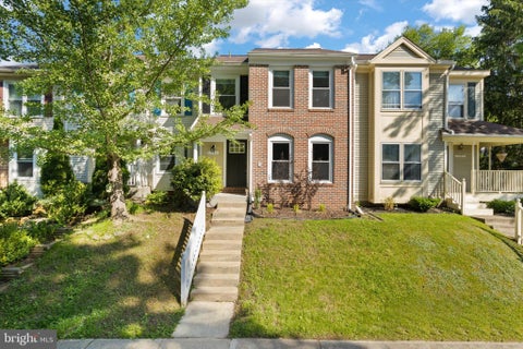 Photo of 11565 Hill Meade Lane, WOODBRIDGE, VA 22192 (MLS # VAPW2124846)