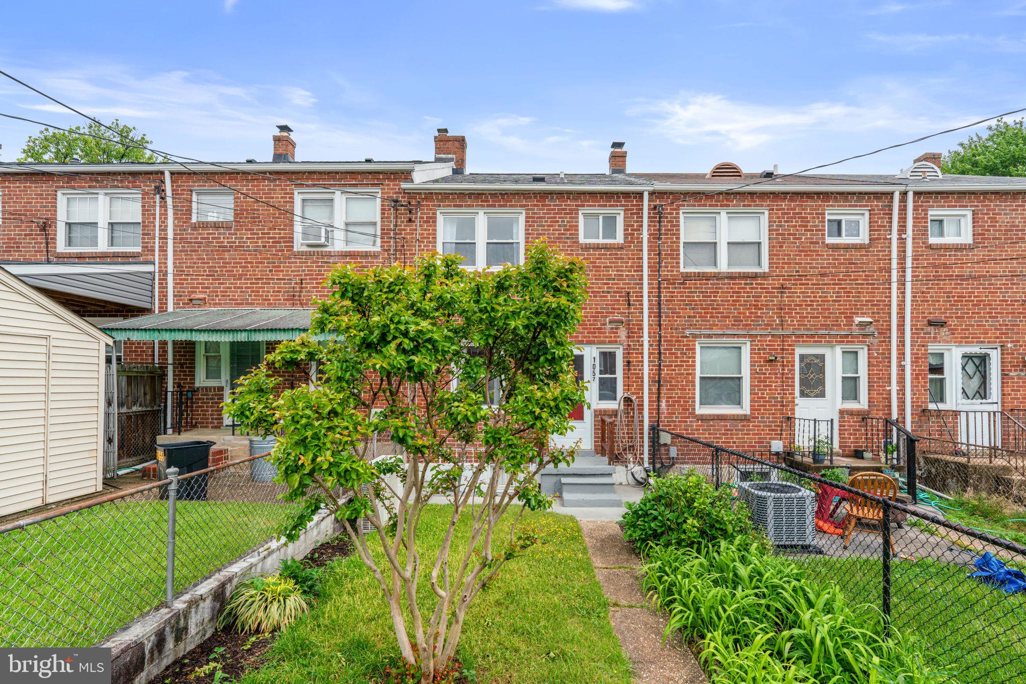 ARBOUR MANOR - Residential