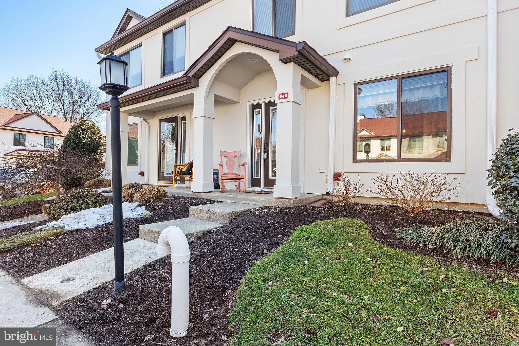 QUEENS LANDING - Residential