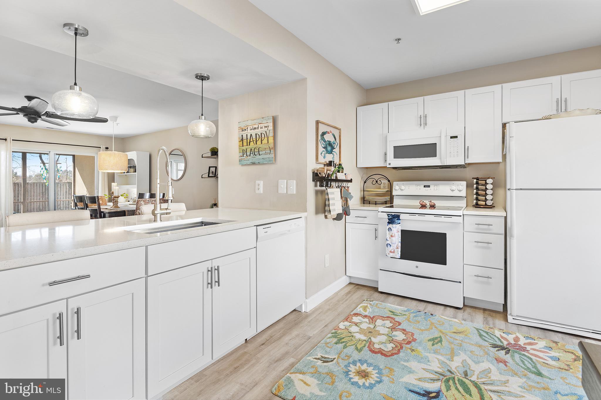 QUEENS LANDING - Residential