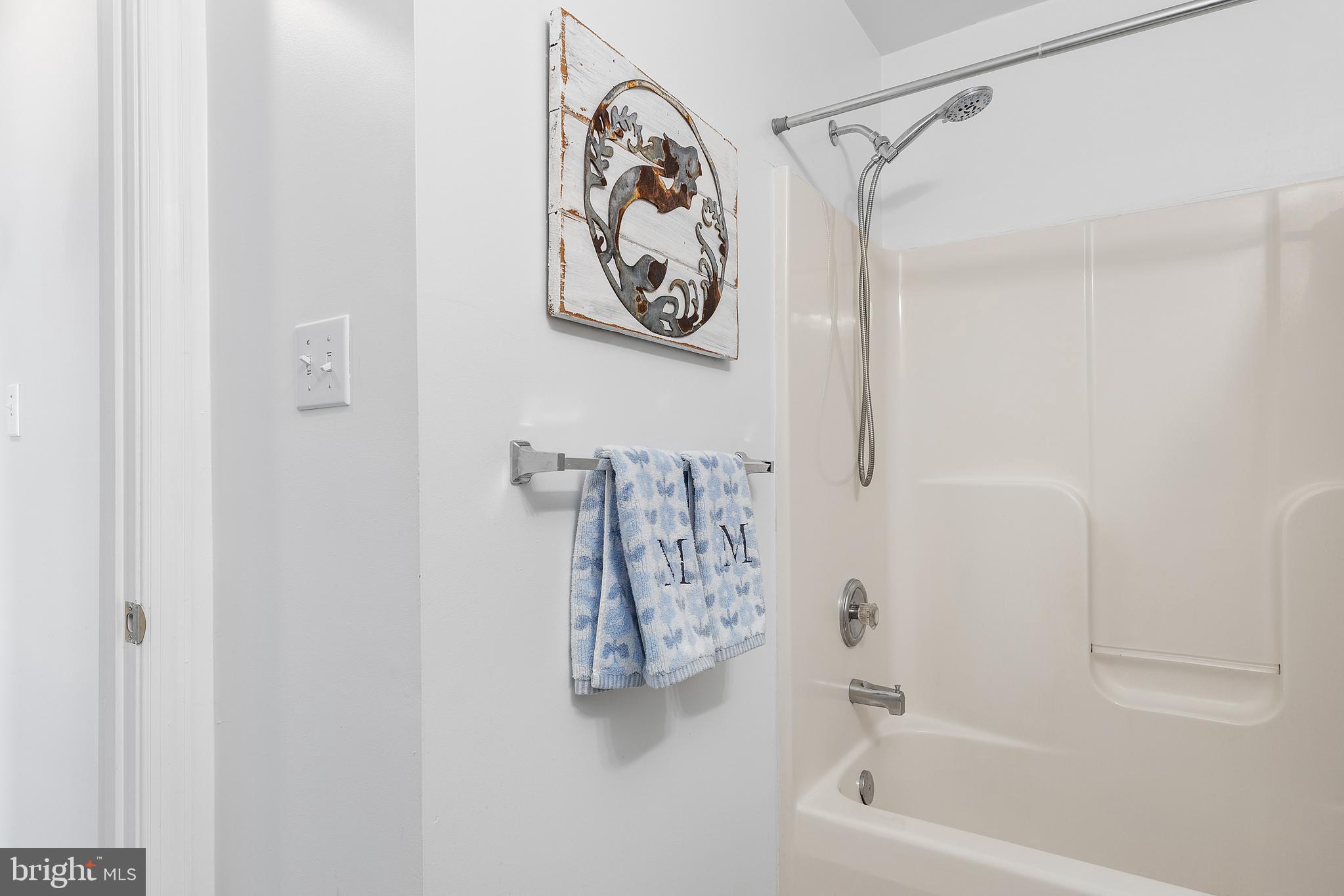 QUEENS LANDING - Residential