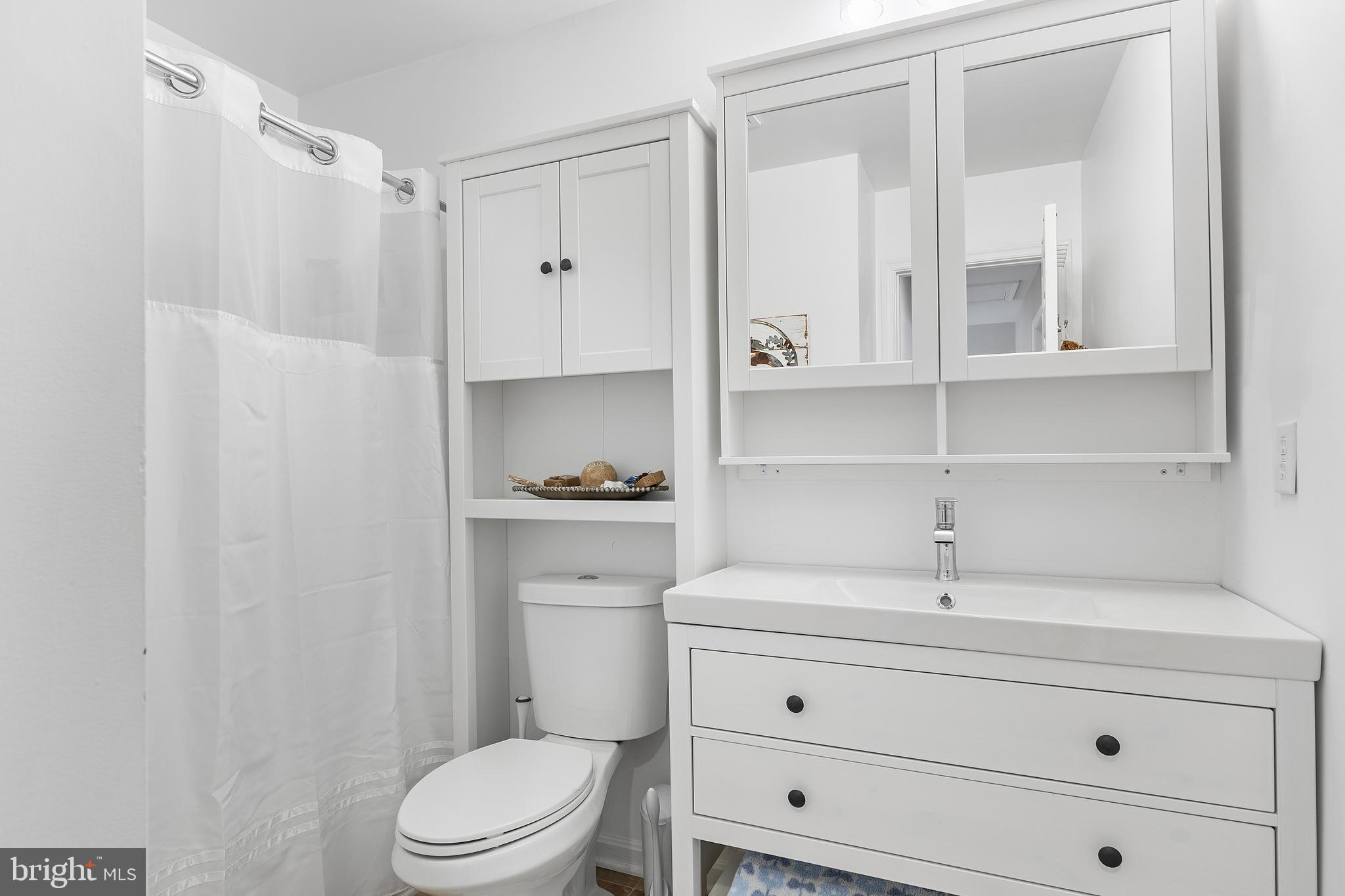 QUEENS LANDING - Residential