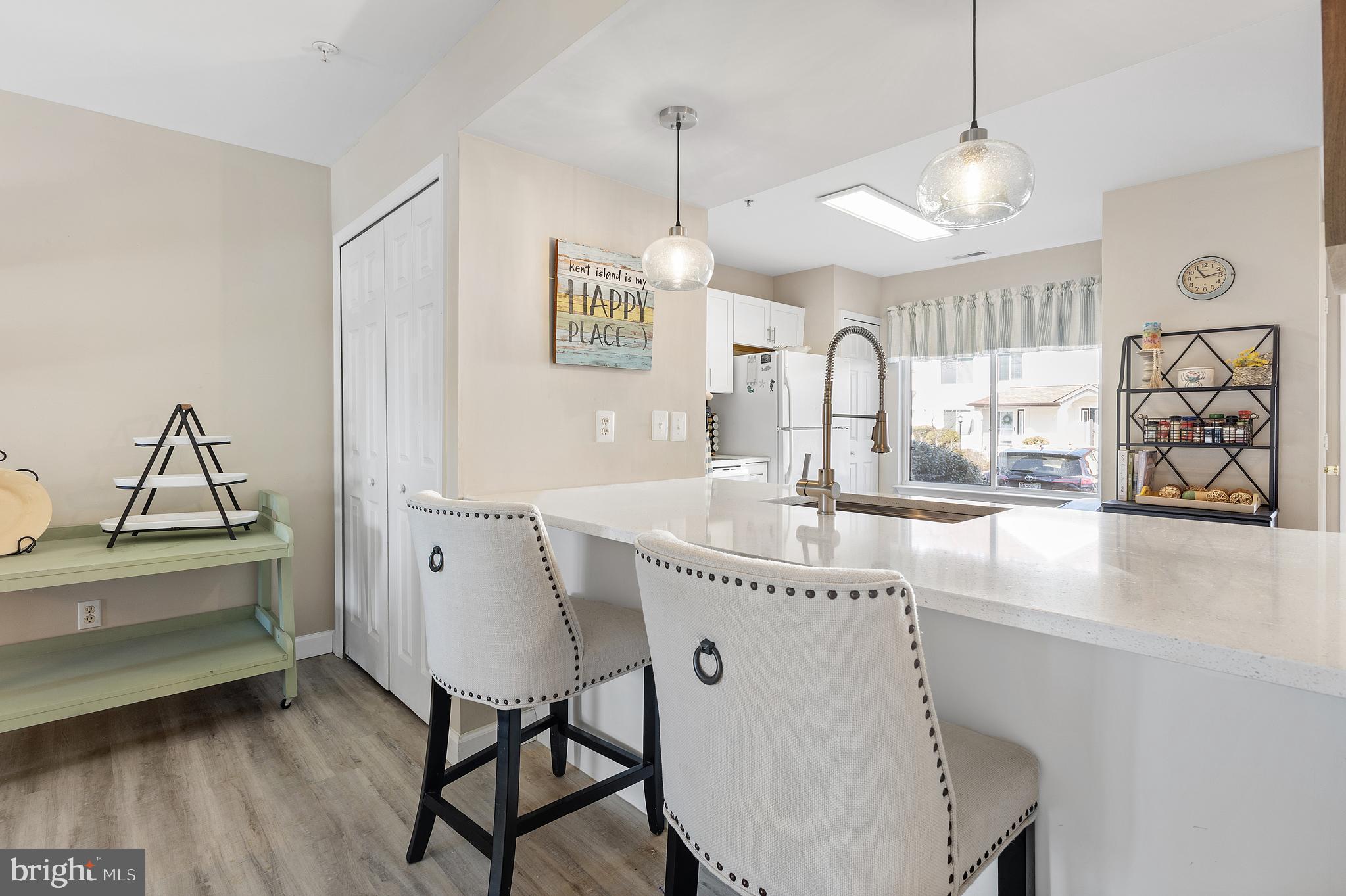 QUEENS LANDING - Residential