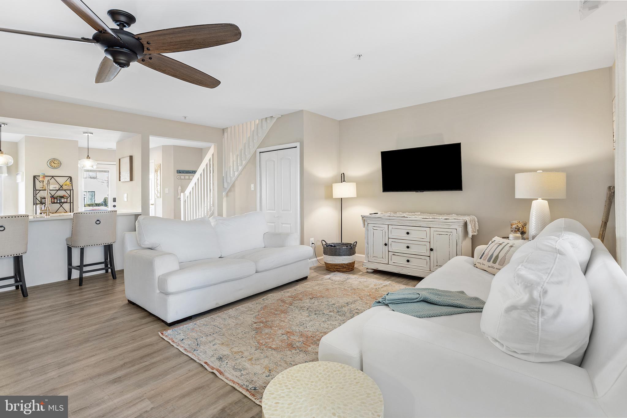 QUEENS LANDING - Residential