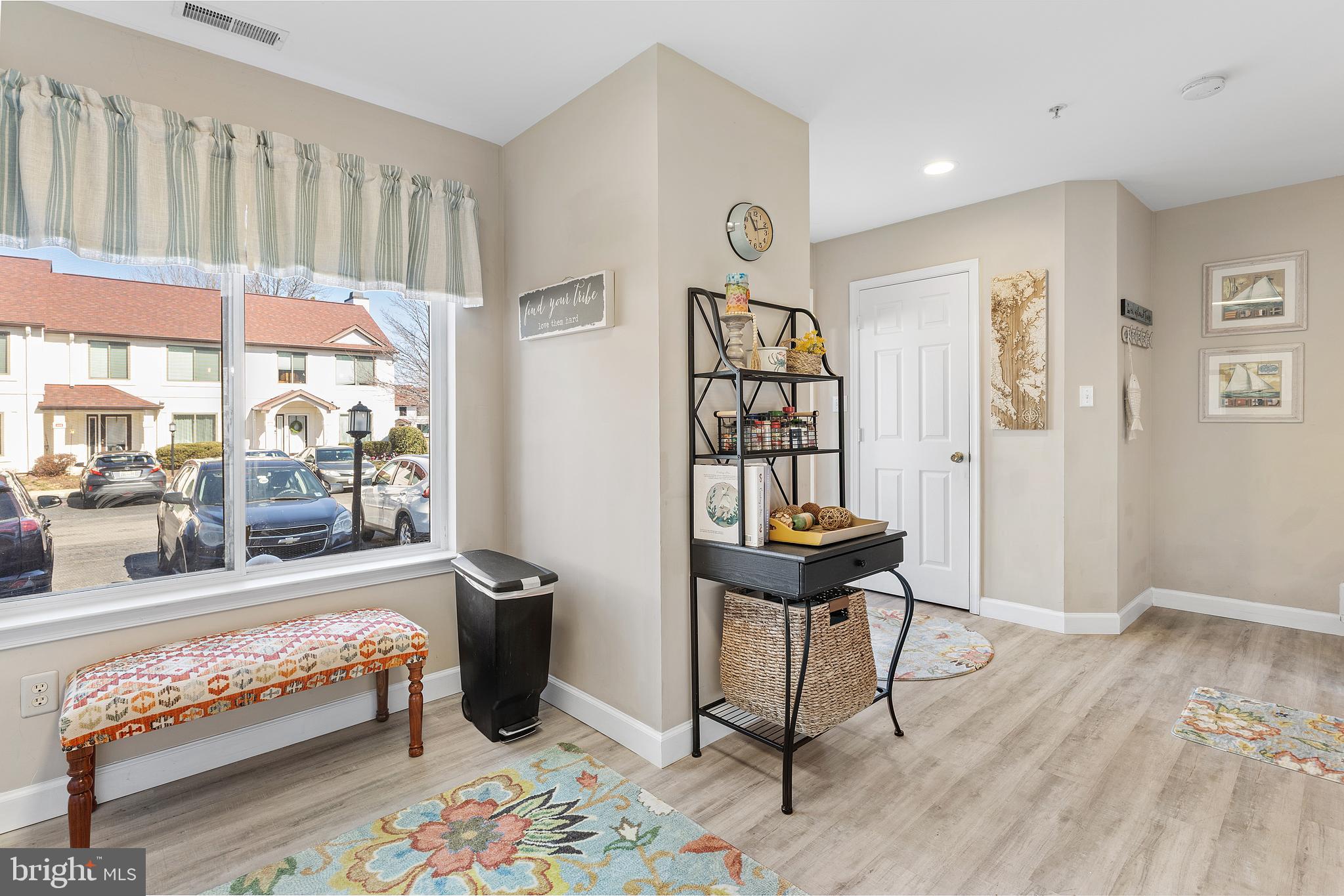 QUEENS LANDING - Residential