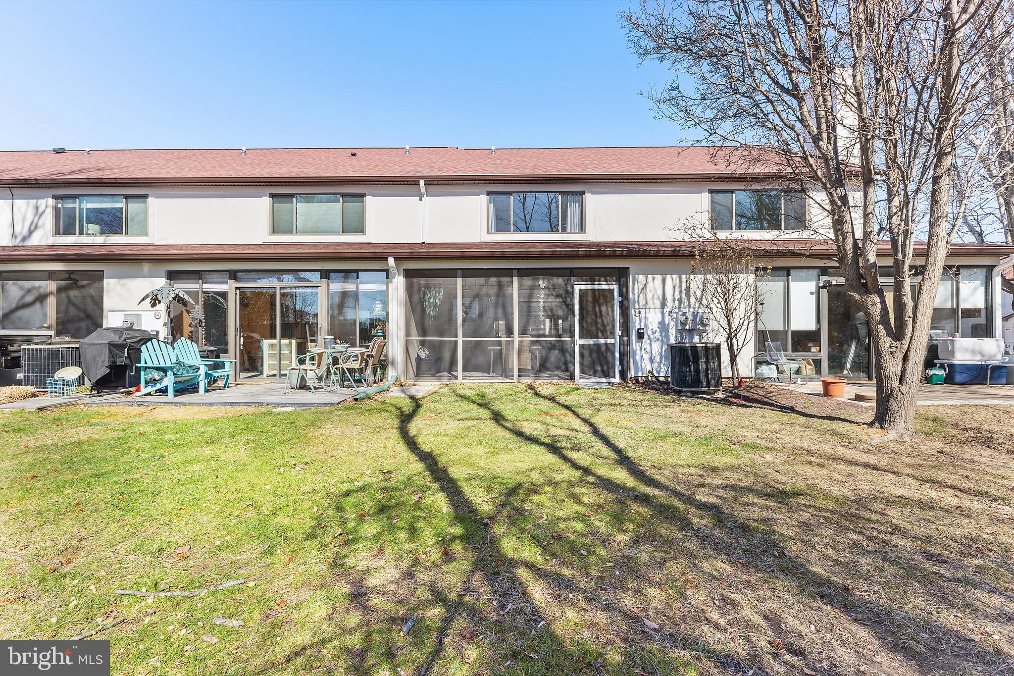 QUEENS LANDING - Residential