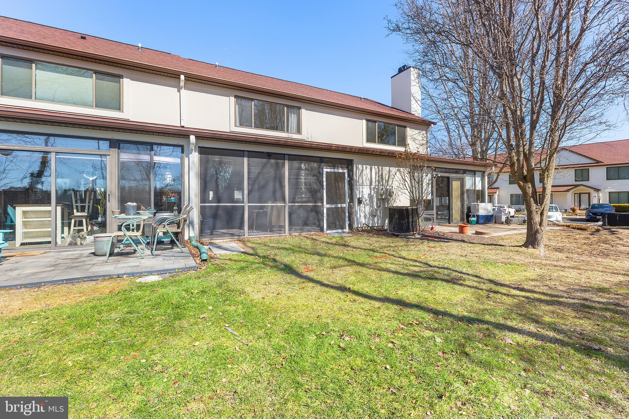 QUEENS LANDING - Residential