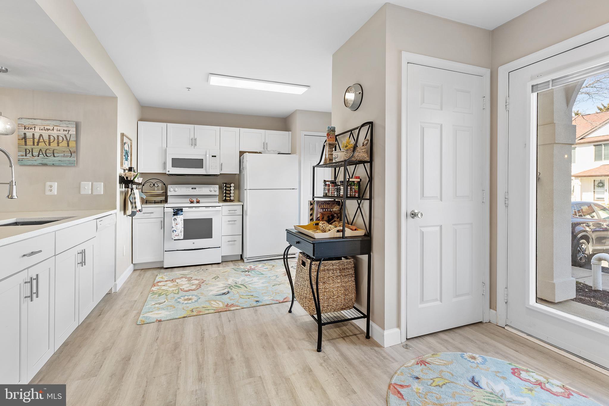 QUEENS LANDING - Residential