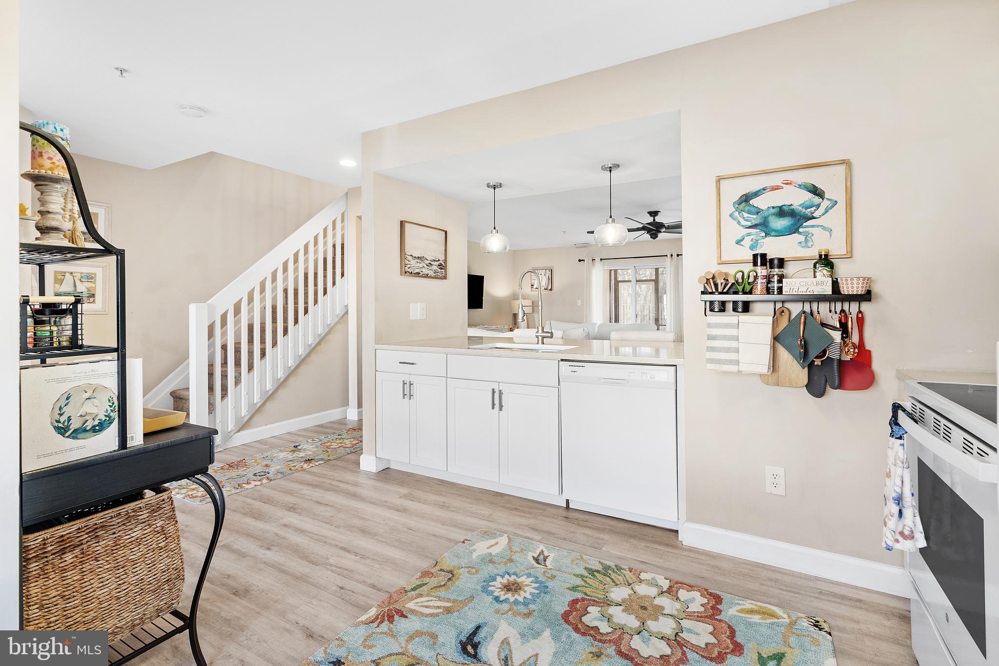 QUEENS LANDING - Residential