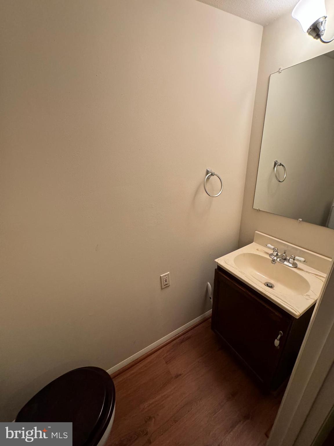 LEISHEAR VILLAGE - Residential Lease