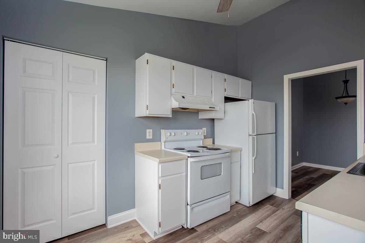 CROMWELL FOUNTAIN - Residential Lease