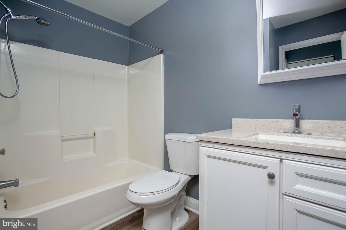 CROMWELL FOUNTAIN - Residential Lease