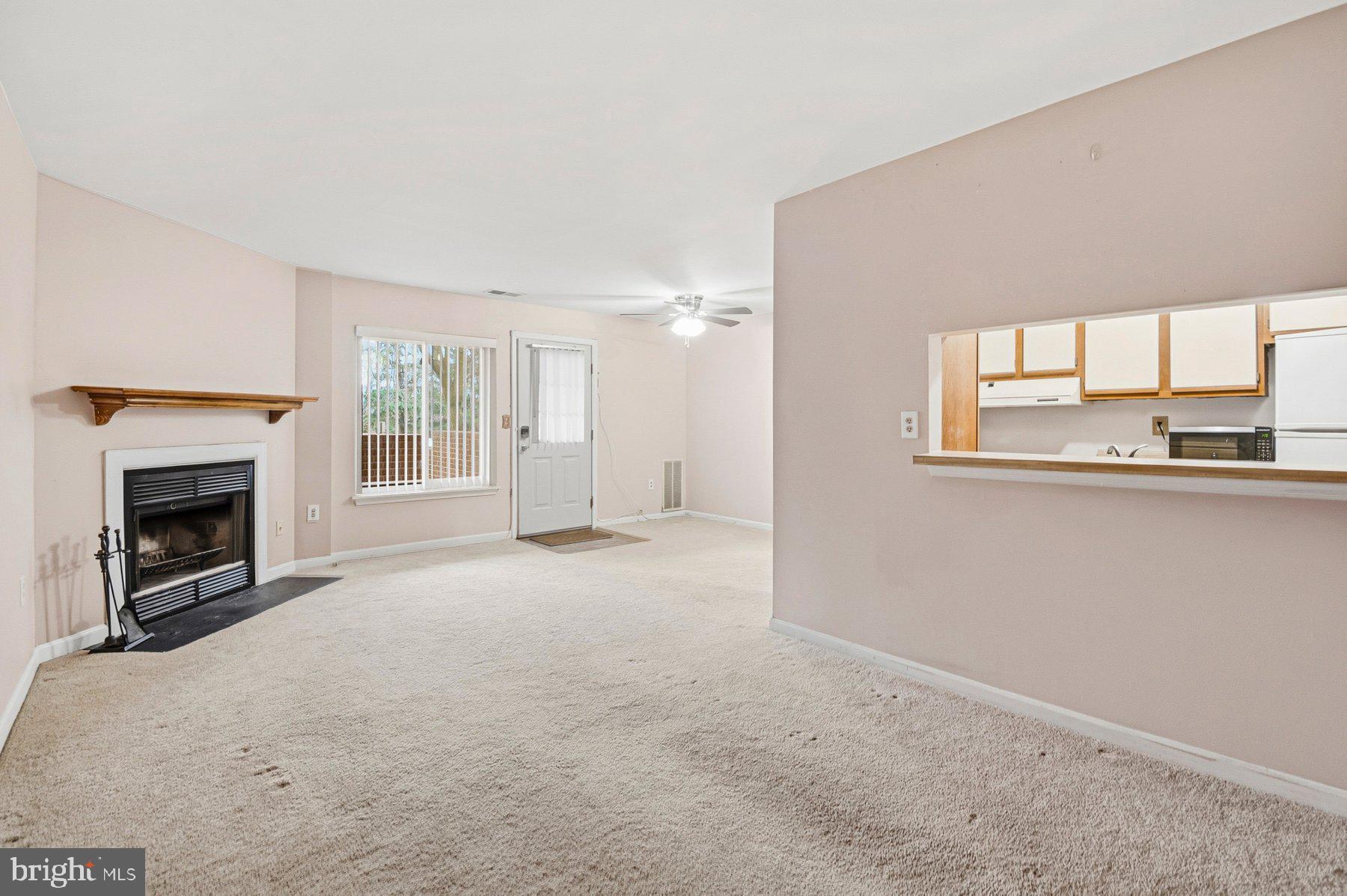 CROMWELL FOUNTAIN - Residential